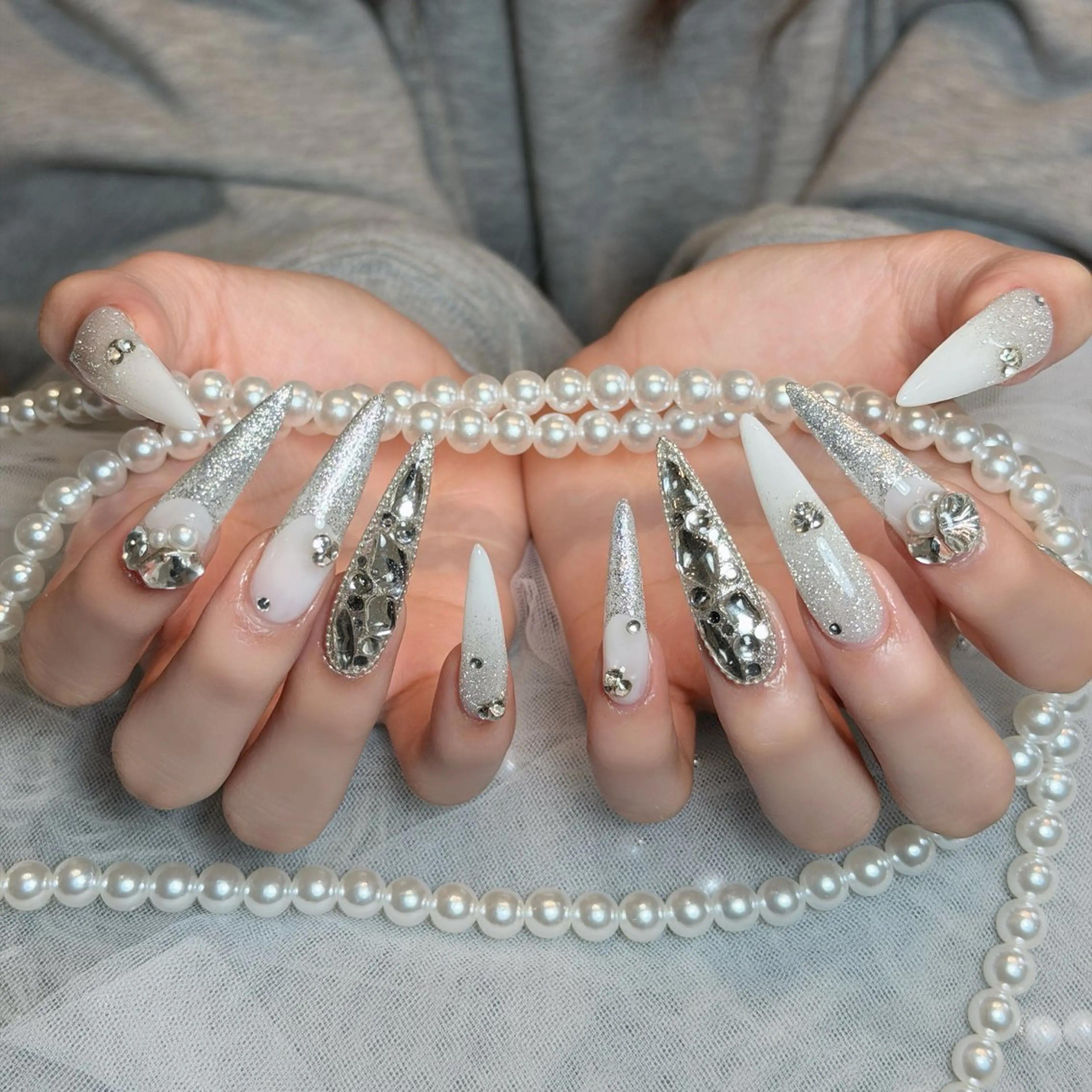 ネイル オーロラネイル ボルドー ブラウン 氷ネイル・うるうるネイル キラキラネイル ハンドネイル Julli NailStudioのネイルデザイン