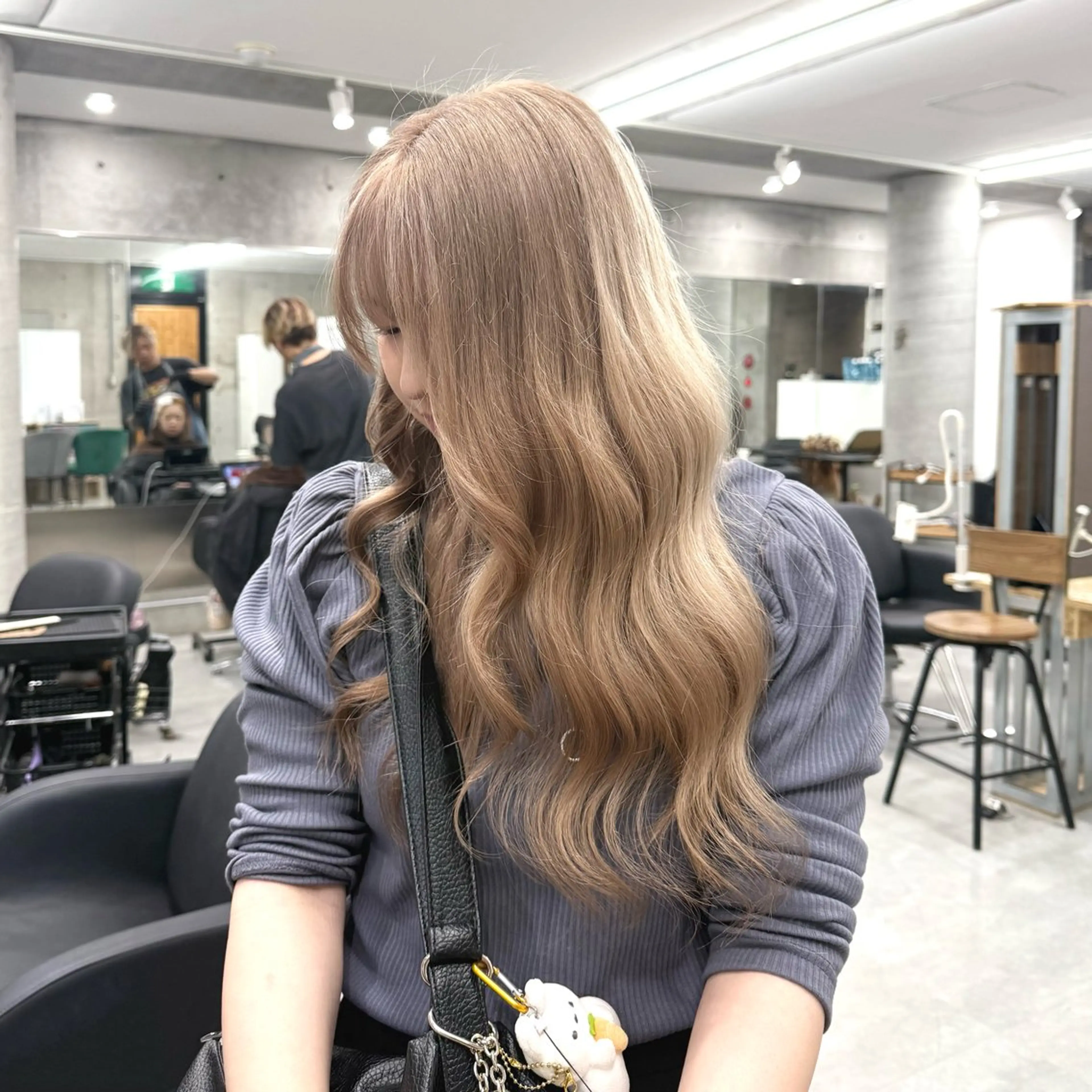 ロング カラー Runa/大人 かわいいハイトーンのヘアスタイル