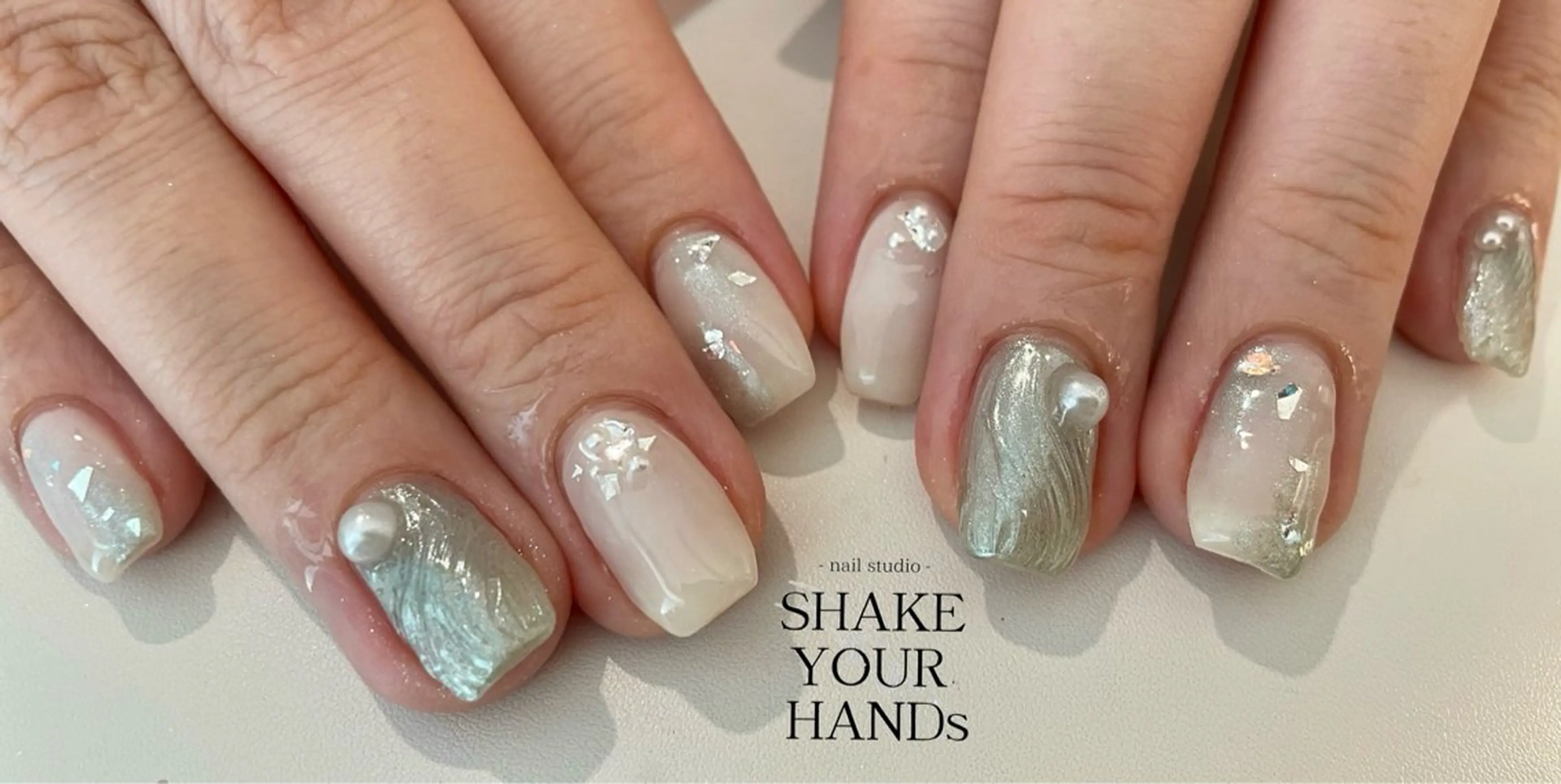 ネイル ハンドネイル ネイルスタジオ シェイクユアハンズのネイルデザイン