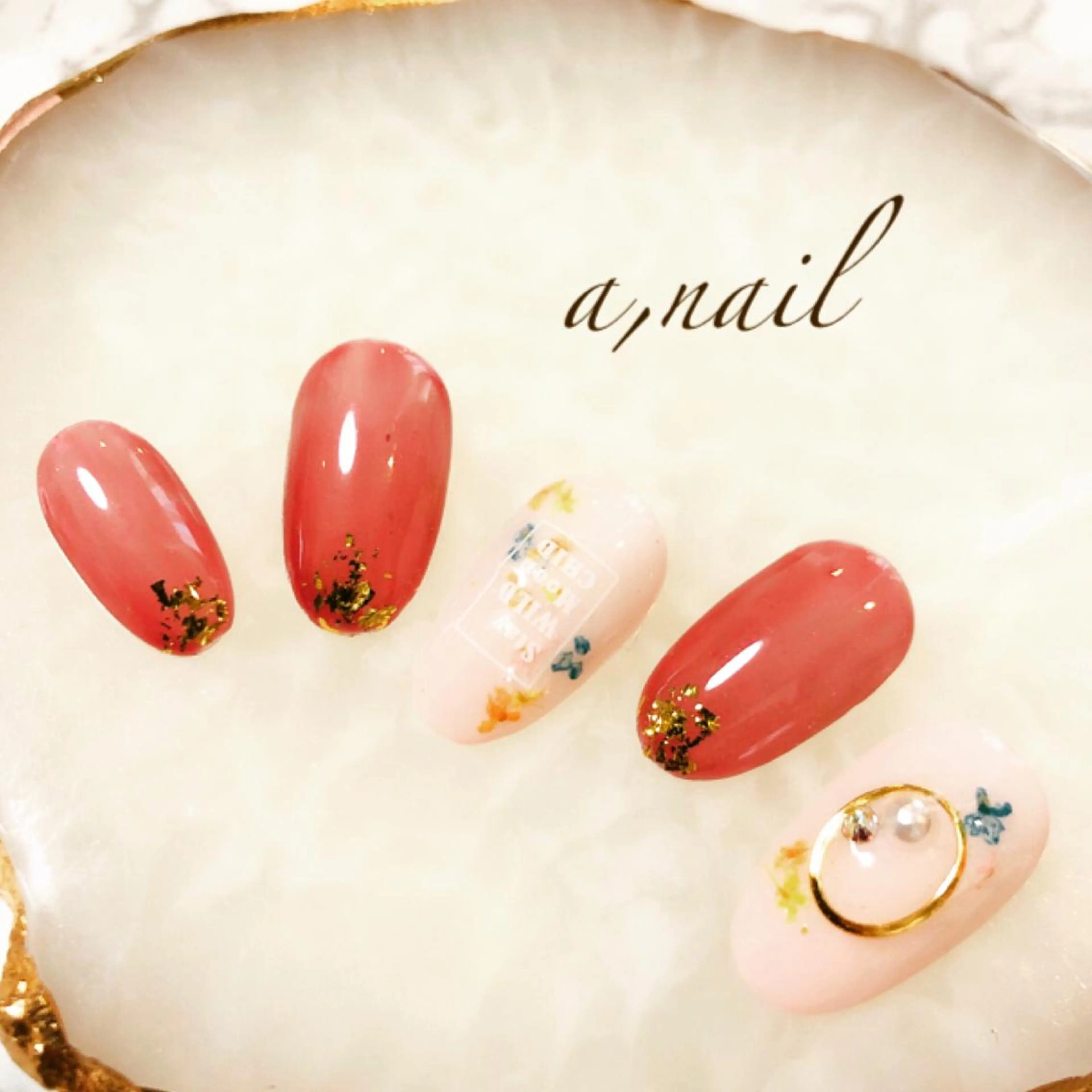 ネイル フラワーネイル フットネイル ジェルネイル グラデーション ラメ(グリッター) ハンドネイル ネイルサロン エーネイルのネイルデザイン