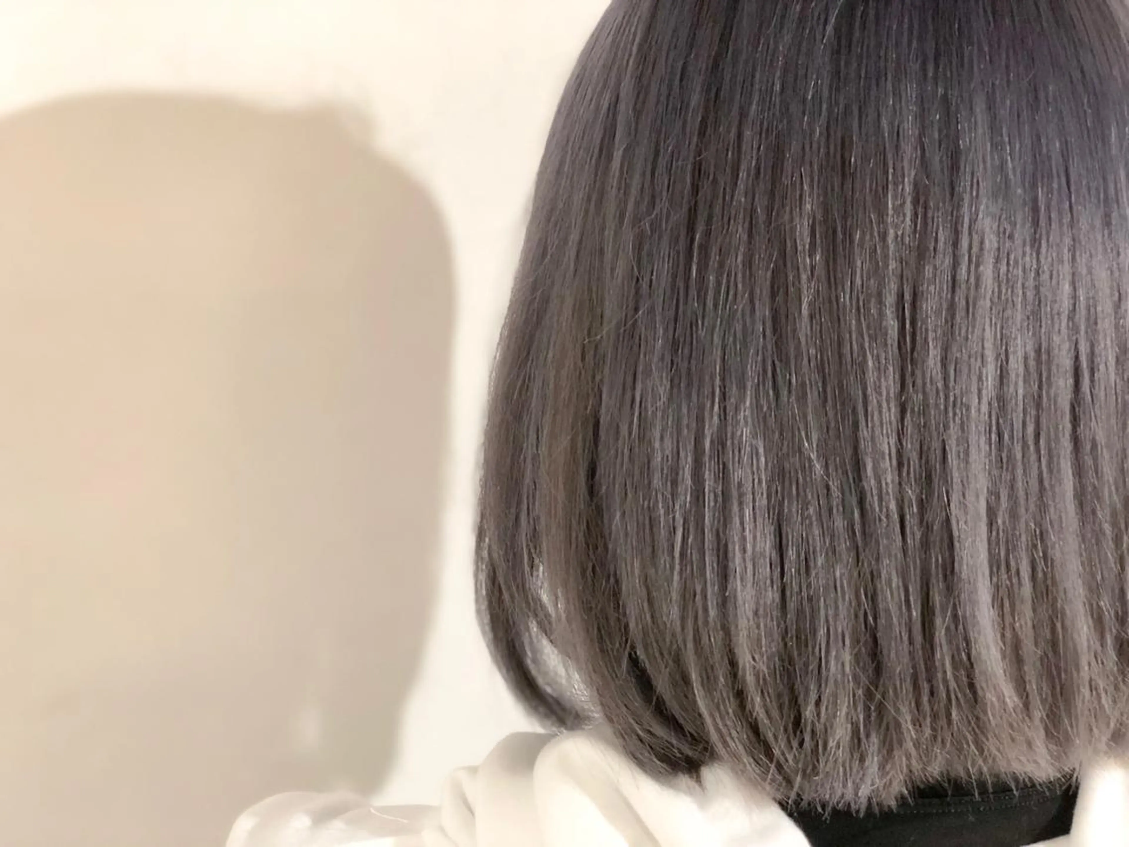 ミディアム カラー ヘアアレンジ ブリーチ ケアブリーチ シルバー ヘアカラー いしだ みさきのヘアスタイル