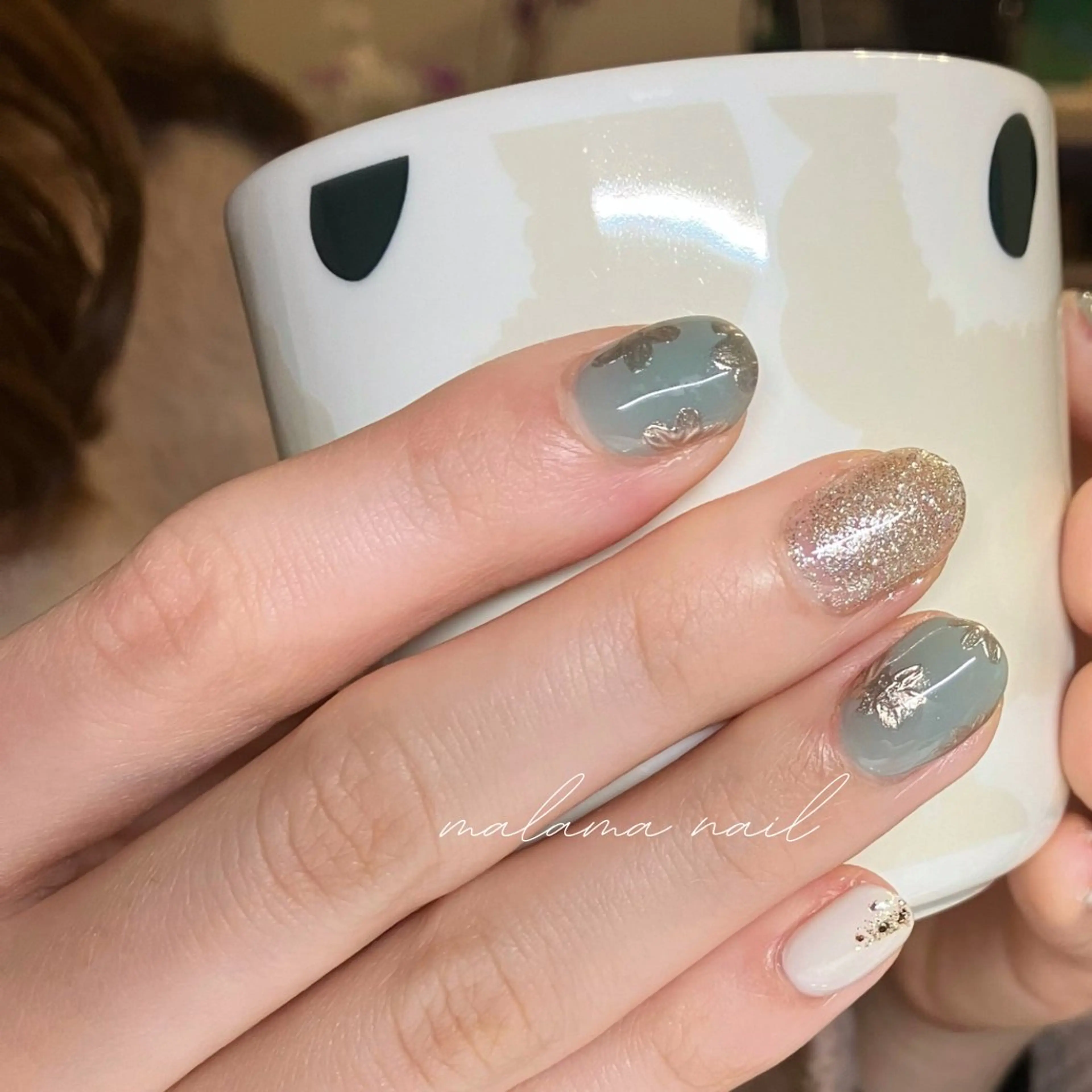 ネイル フラワーネイル ゴールド グリーン ミラーネイル ホワイト MALAMA NAILのネイルデザイン