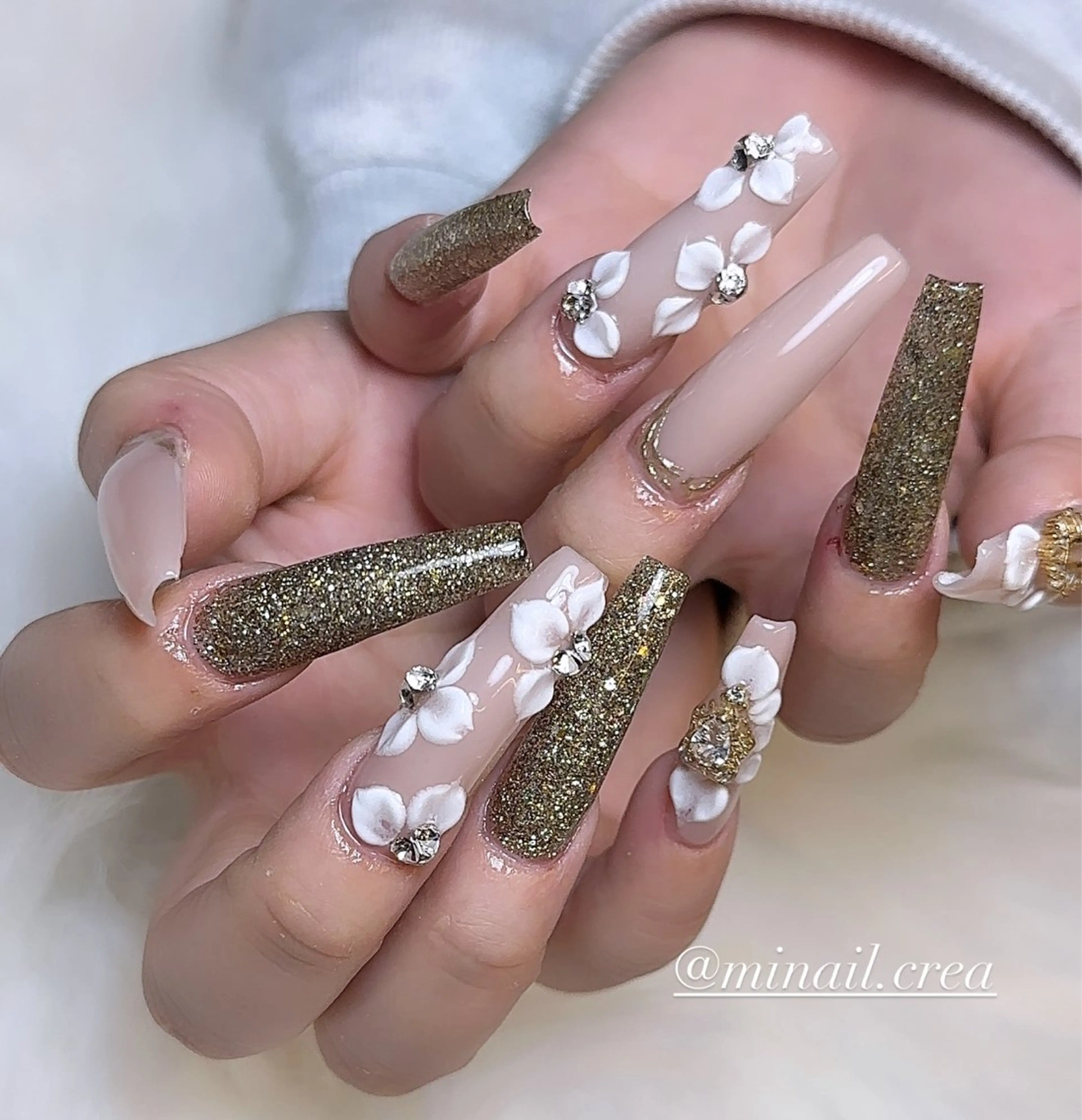ネイル フラワーネイル キラキラネイル ロングネイル ワンカラーネイル スカルプネイル CReA nailのネイルデザイン