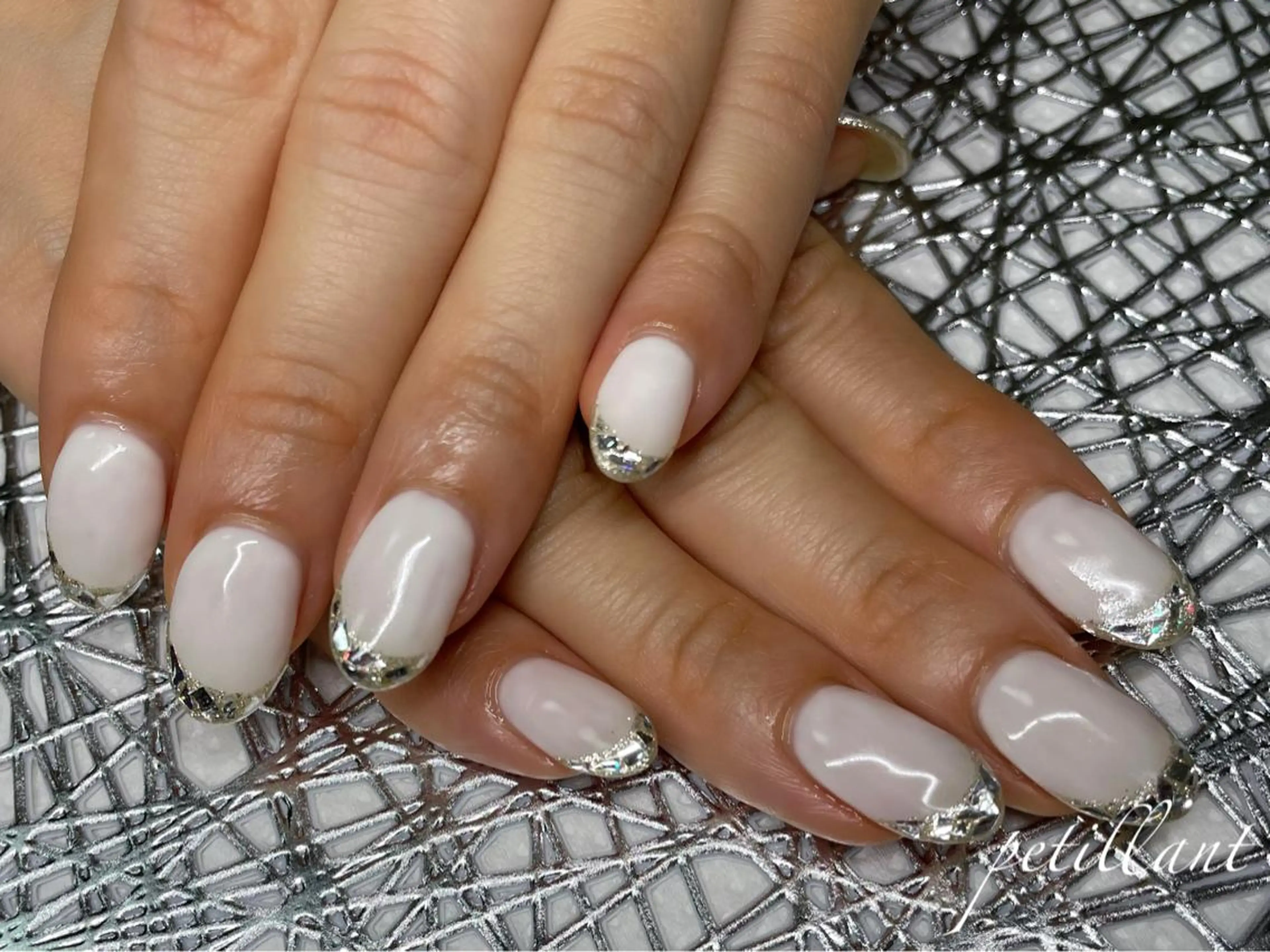 ネイル アートネイル フレンチネイル ガラスフレンチ シンプルネイル ホワイト petillant所属・nail salon petillantのネイルデザイン
