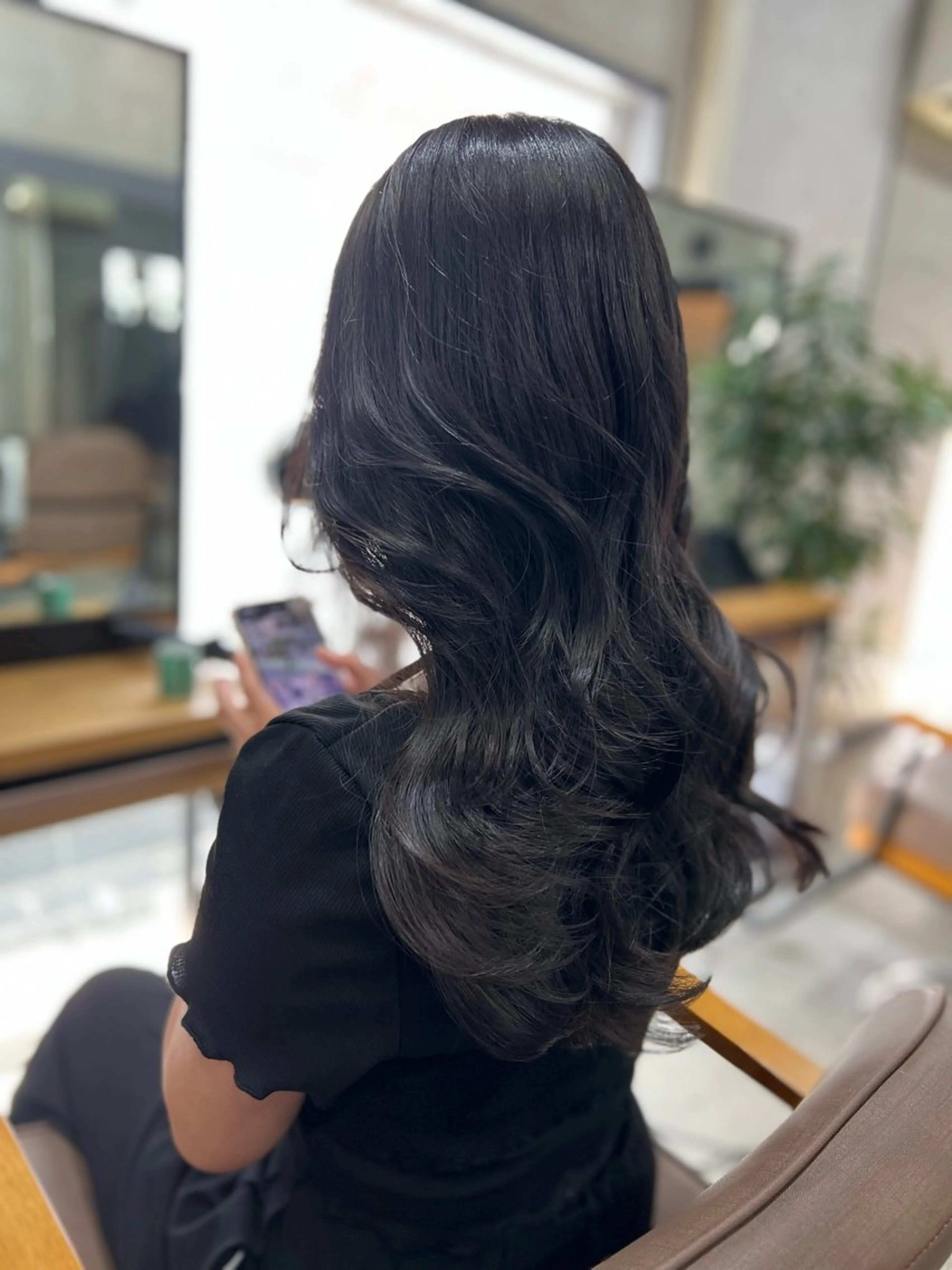 ロング カット トリートメント maya レイヤーカットのヘアスタイル