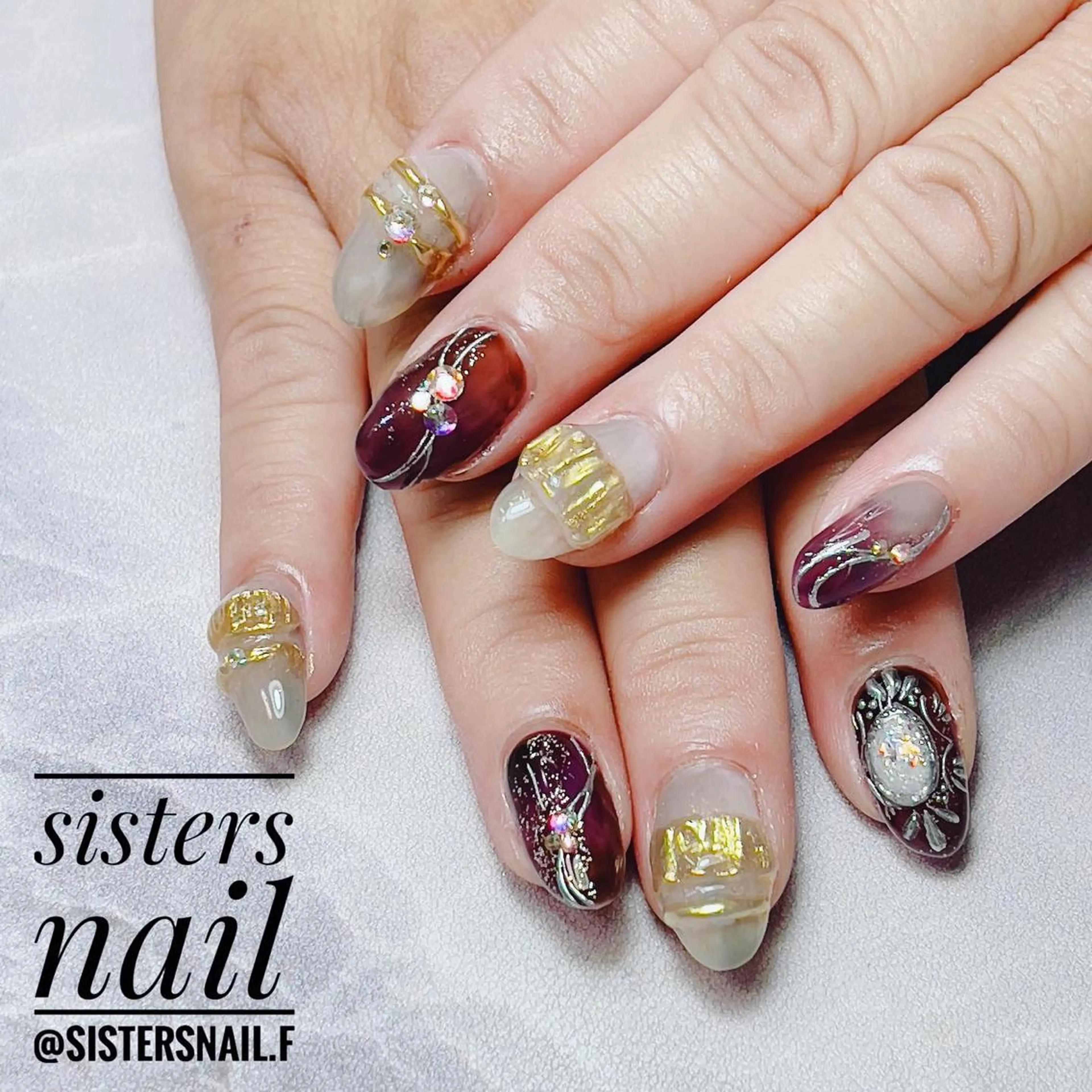 ネイル アートネイル キラキラネイル ニュアンスネイル ストーンネイル 冬ネイル sisters nail.fのネイルデザイン