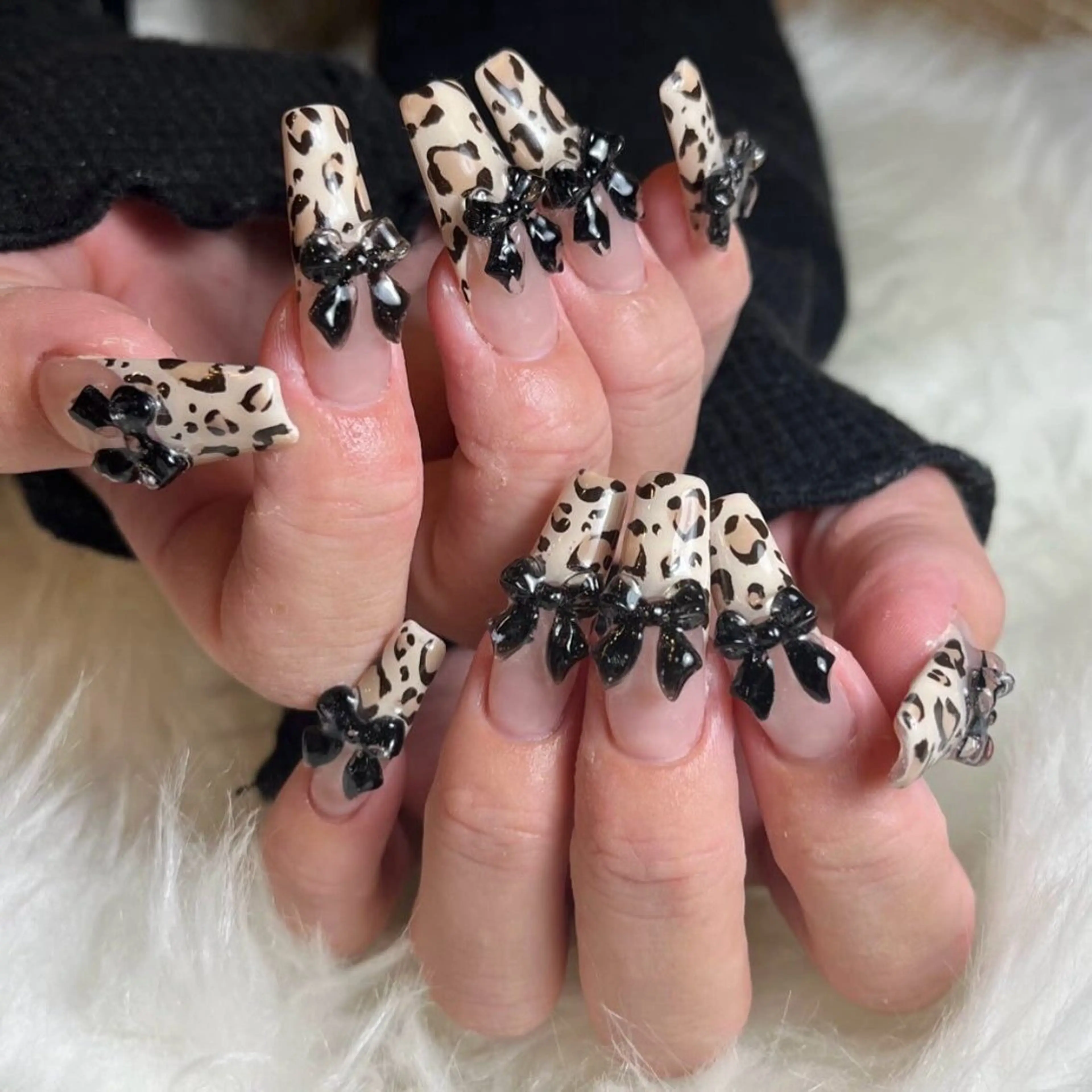 ネイル マグネットネイル ピンク ネイルチップ 冬ネイル Lee Nailsのネイルデザイン