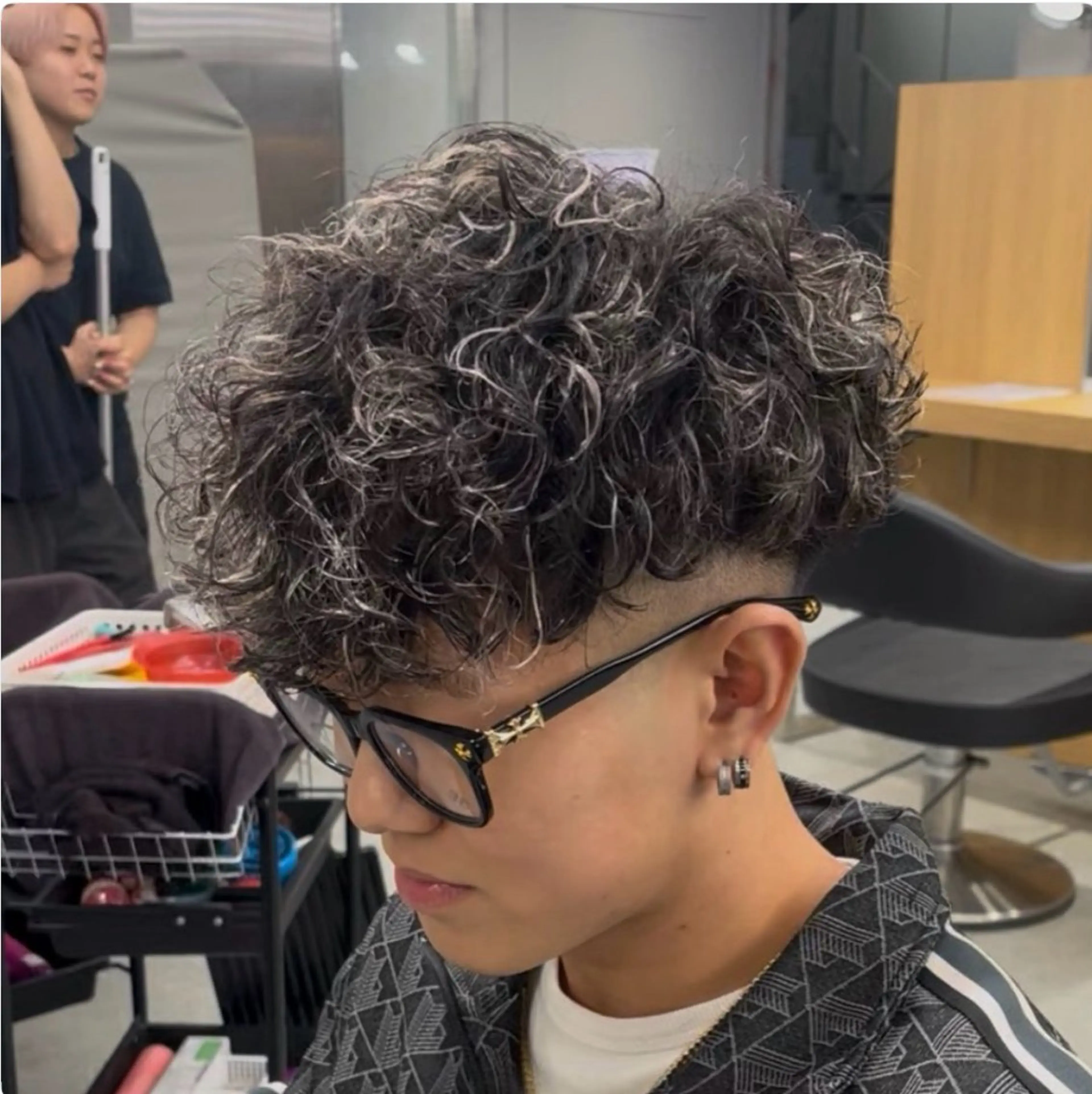 ショート カラー パーマ メンズ カット ヘアカラー パーマ 🔥メンズ 特化🔥菊水皐暉🔥のヘアスタイル