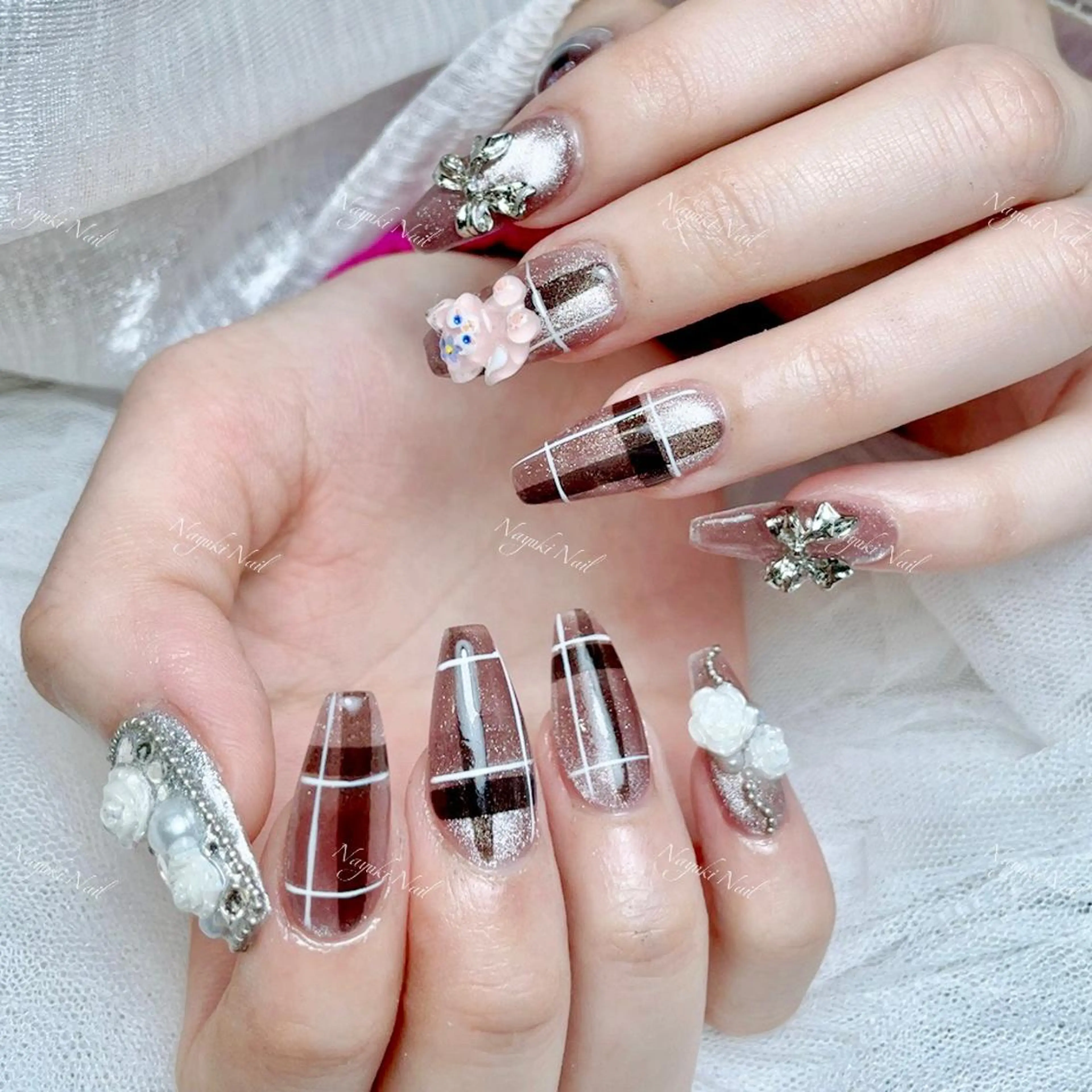 ネイル 🦋 Queenieのネイルデザイン