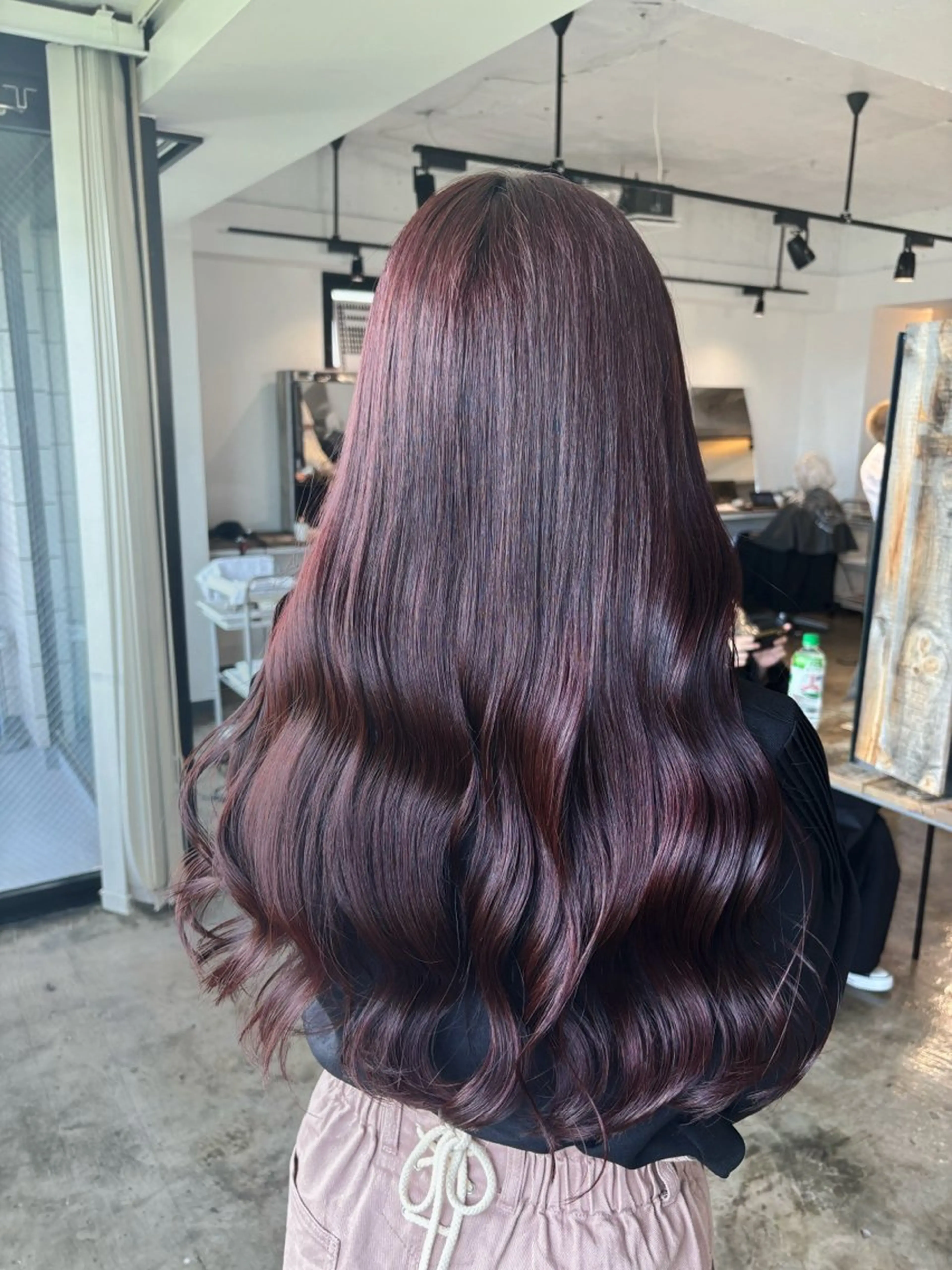 ロング カラー ブリーチ ボルドーカラー ブラウンカラー ブリーチなしカラー レッドカラー 暖色カラー🍒 ケアブリーチ/akiのヘアスタイル