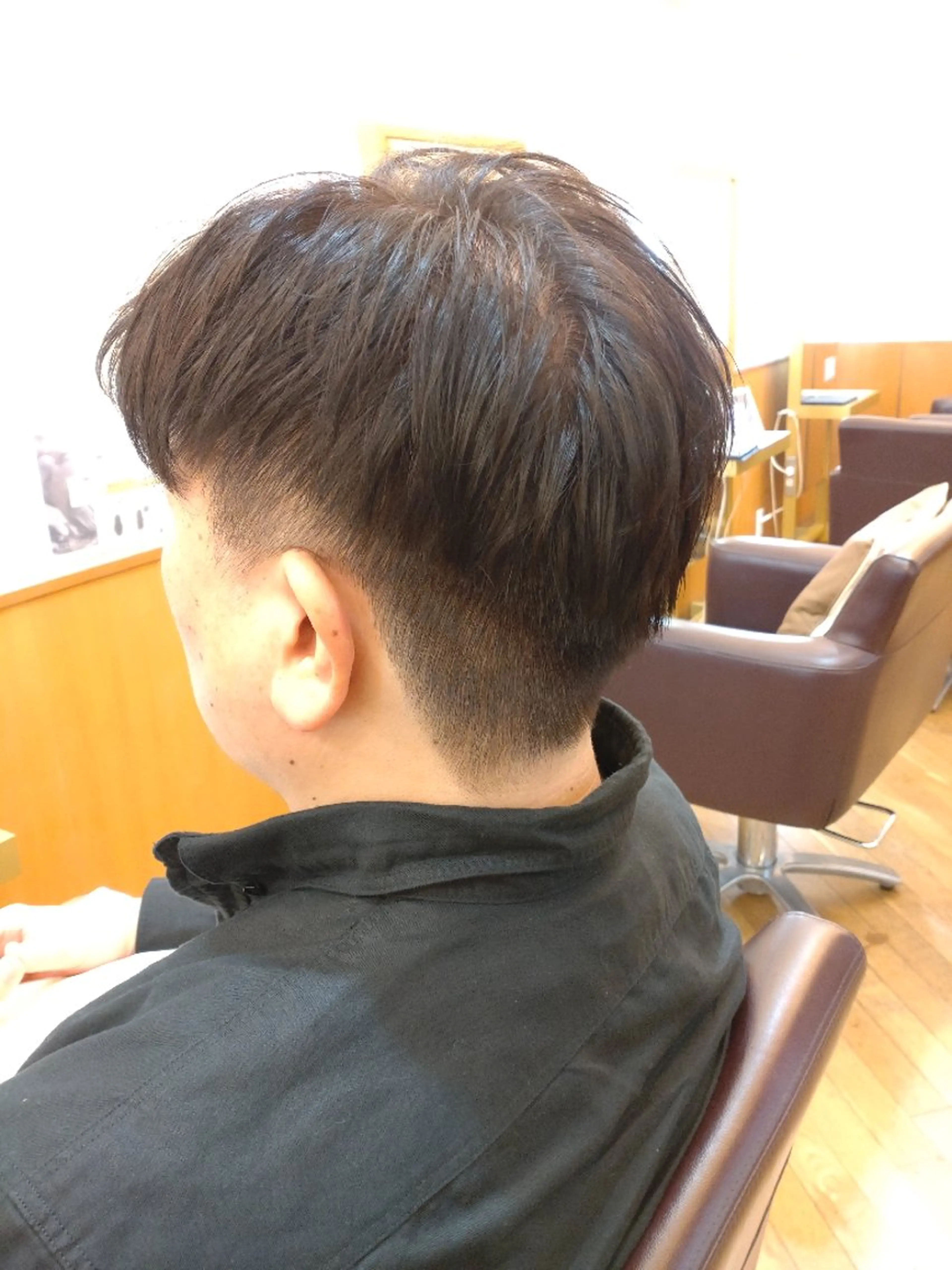 カラー メンズ ショート 仮屋 敬介のヘアスタイル
