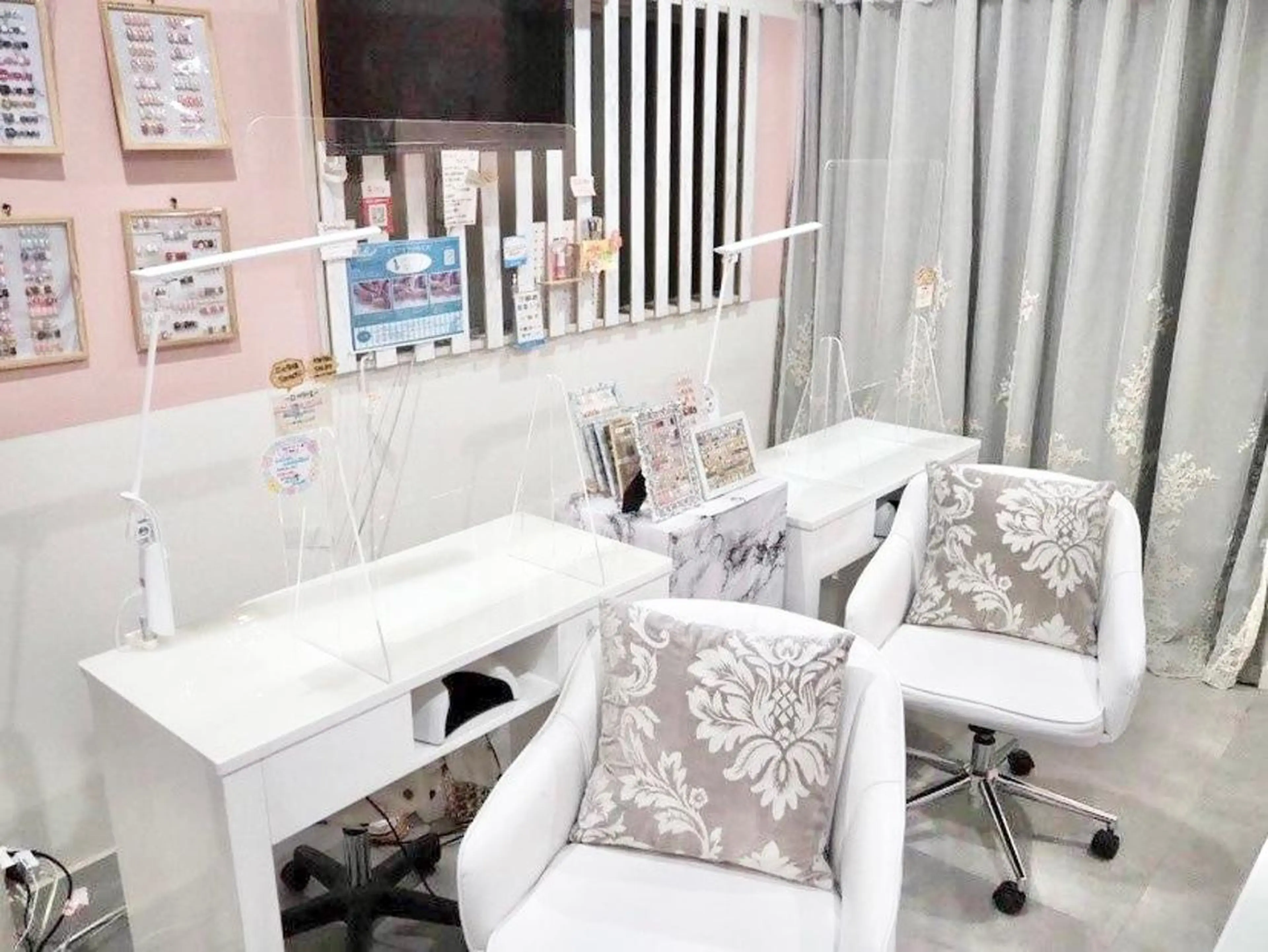 ネイル マツエク・マツパ アイブロウ 韓国風マツエク パリジェンヌラッシュリフト まつげパーマ ワンホンマツエク 長さ出し ハンドネイル フットネイル ハンドケア Nail&eye Belire 新宿のネイルデザイン