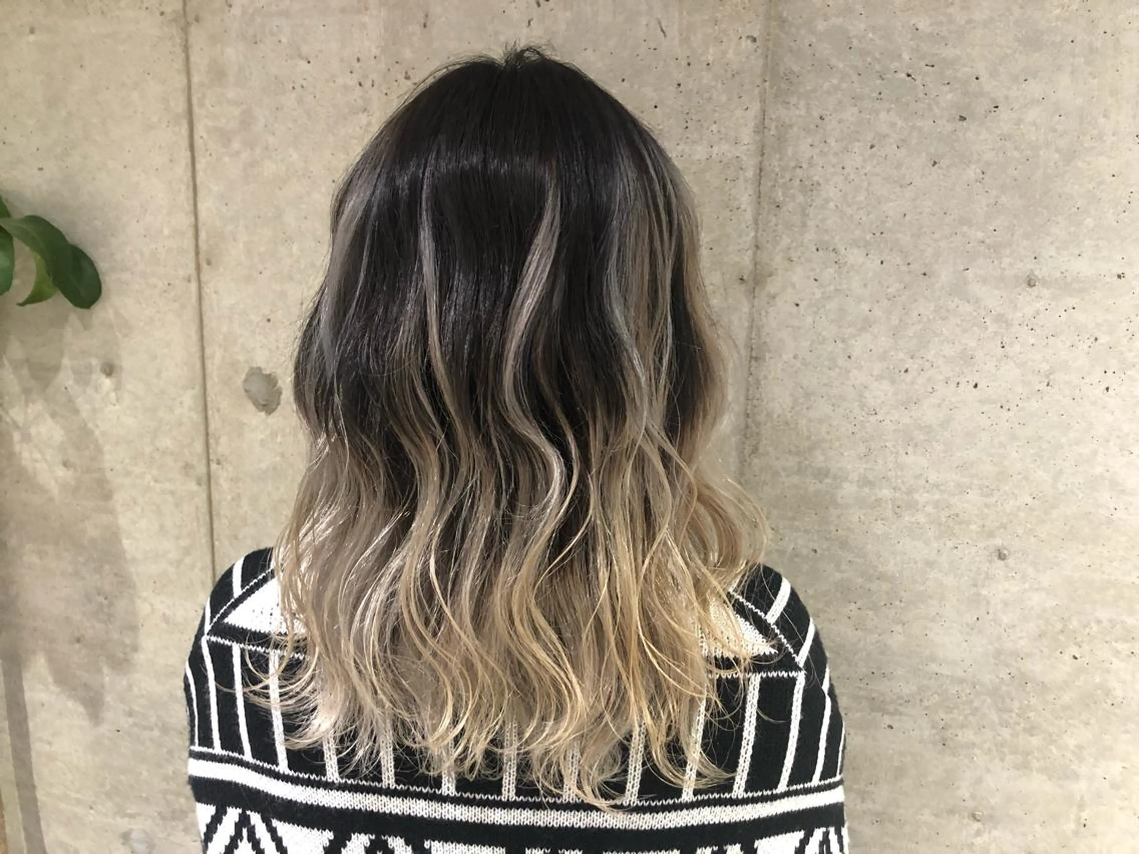 セミロング カラーモデル募集中 美容室ハピスのヘアスタイル