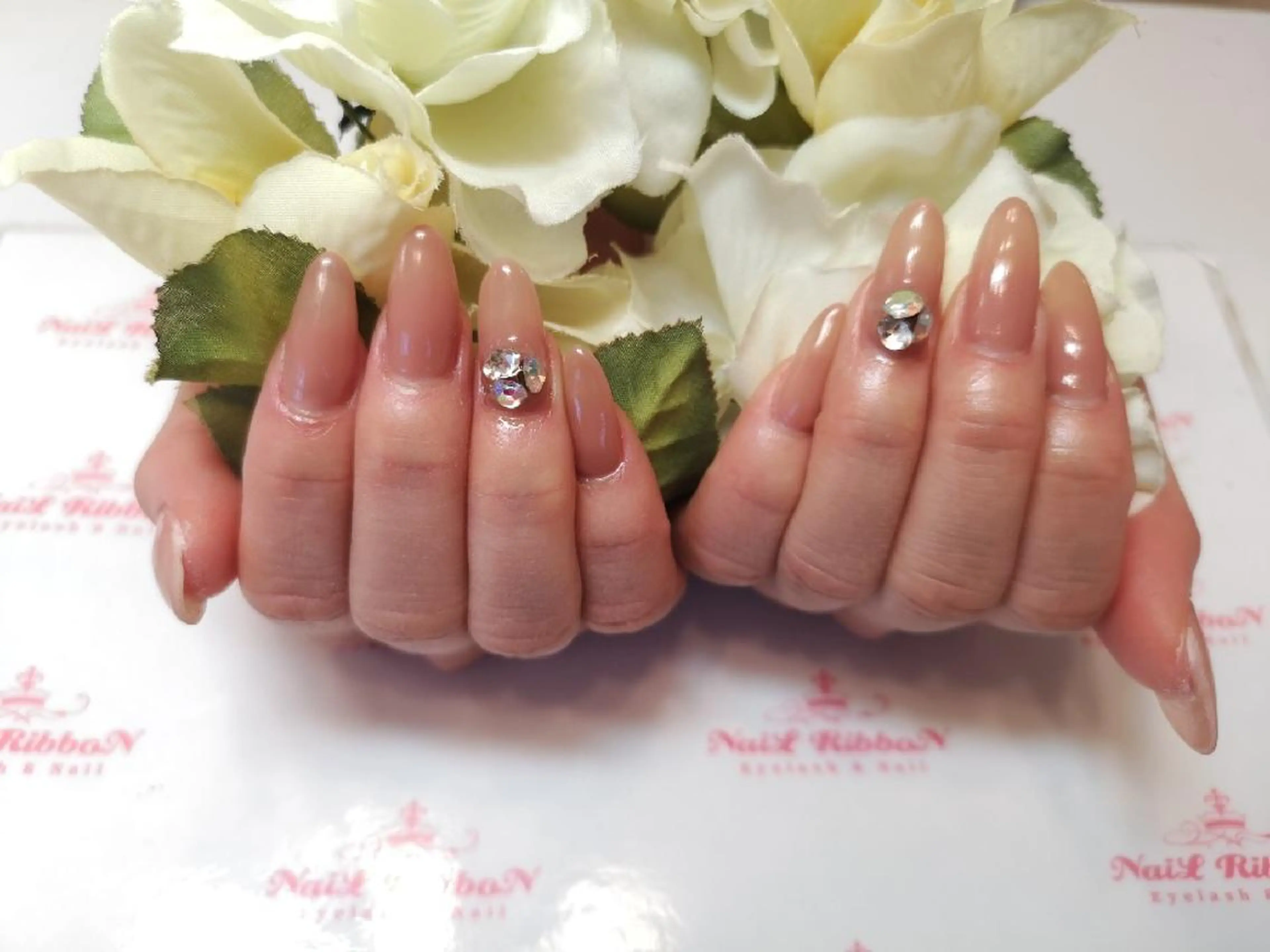 ネイル ネイルリボン 受付スタッフのネイルデザイン