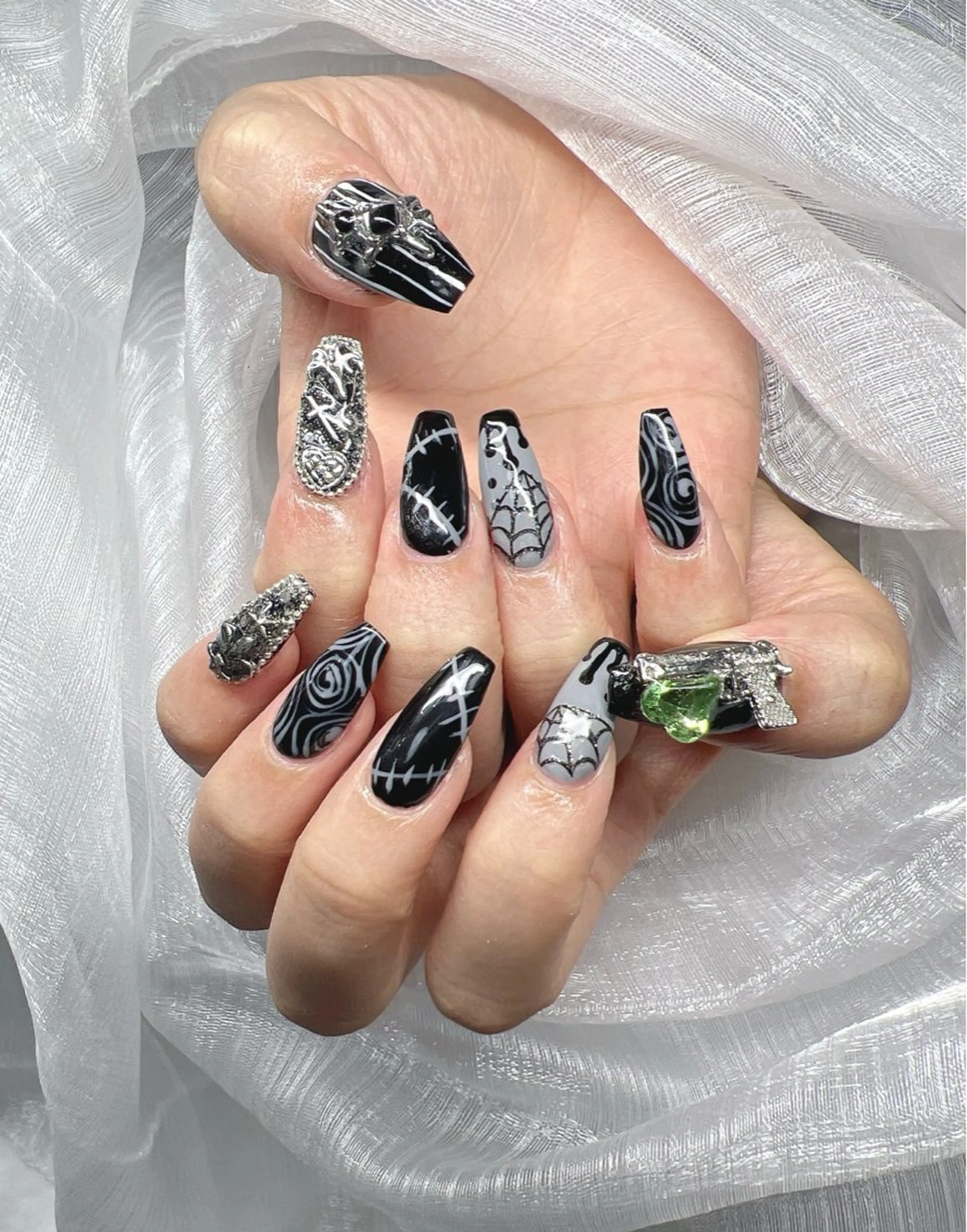 ネイル ハンドネイル Lee Nailsのネイルデザイン