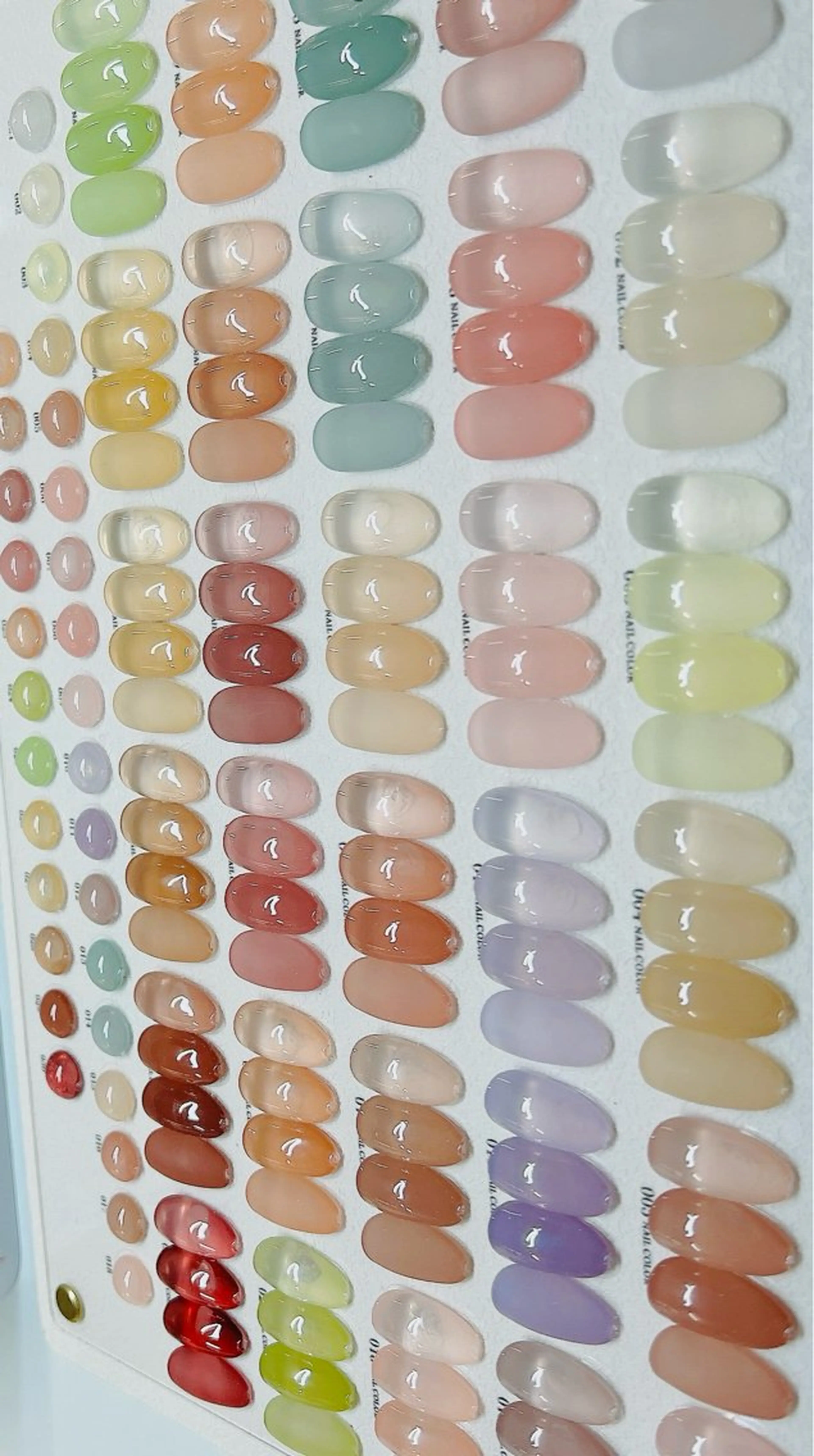 ネイル オフィスネイル ハンドネイル Gold Nail 千葉/風香のネイルデザイン