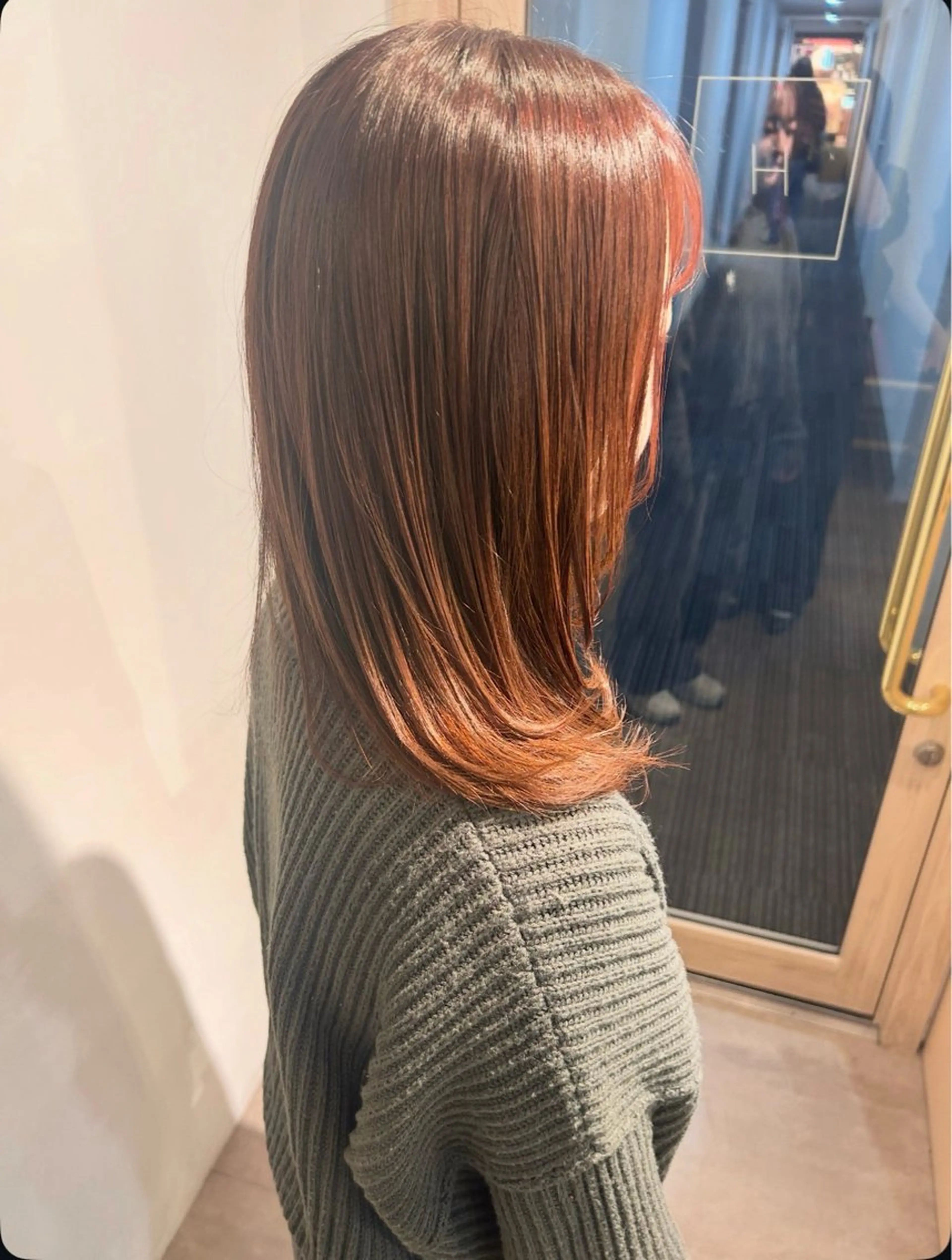 ミディアム カット ヘアカラー トリートメント オリーブ/ ナカミネアキナのヘアスタイル