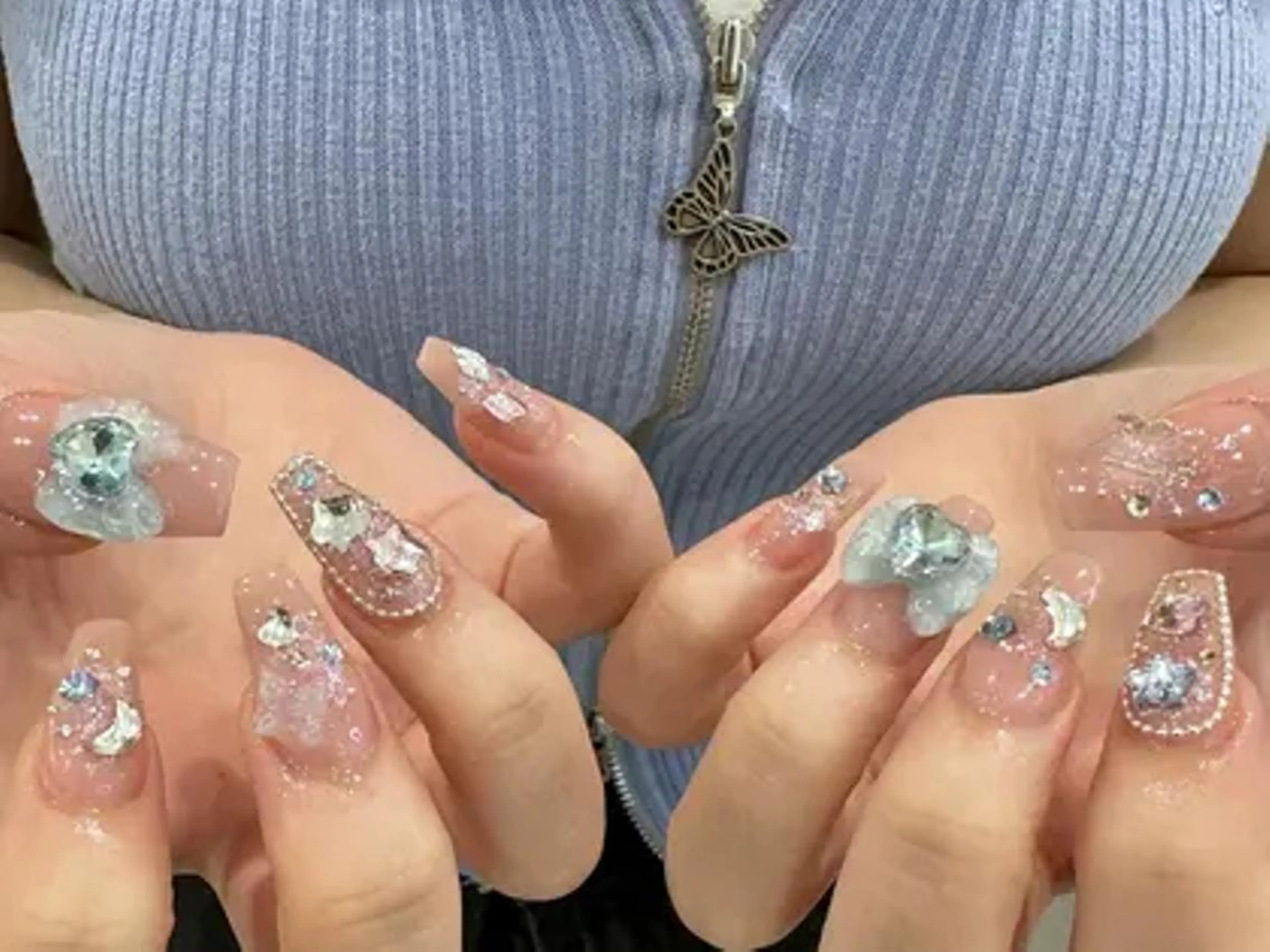 ネイル キラキラネイル 韓国ネイル ワンホンネイル 🌈fein.トータ ルビューティー🌈のマツエク・マツパデザイン