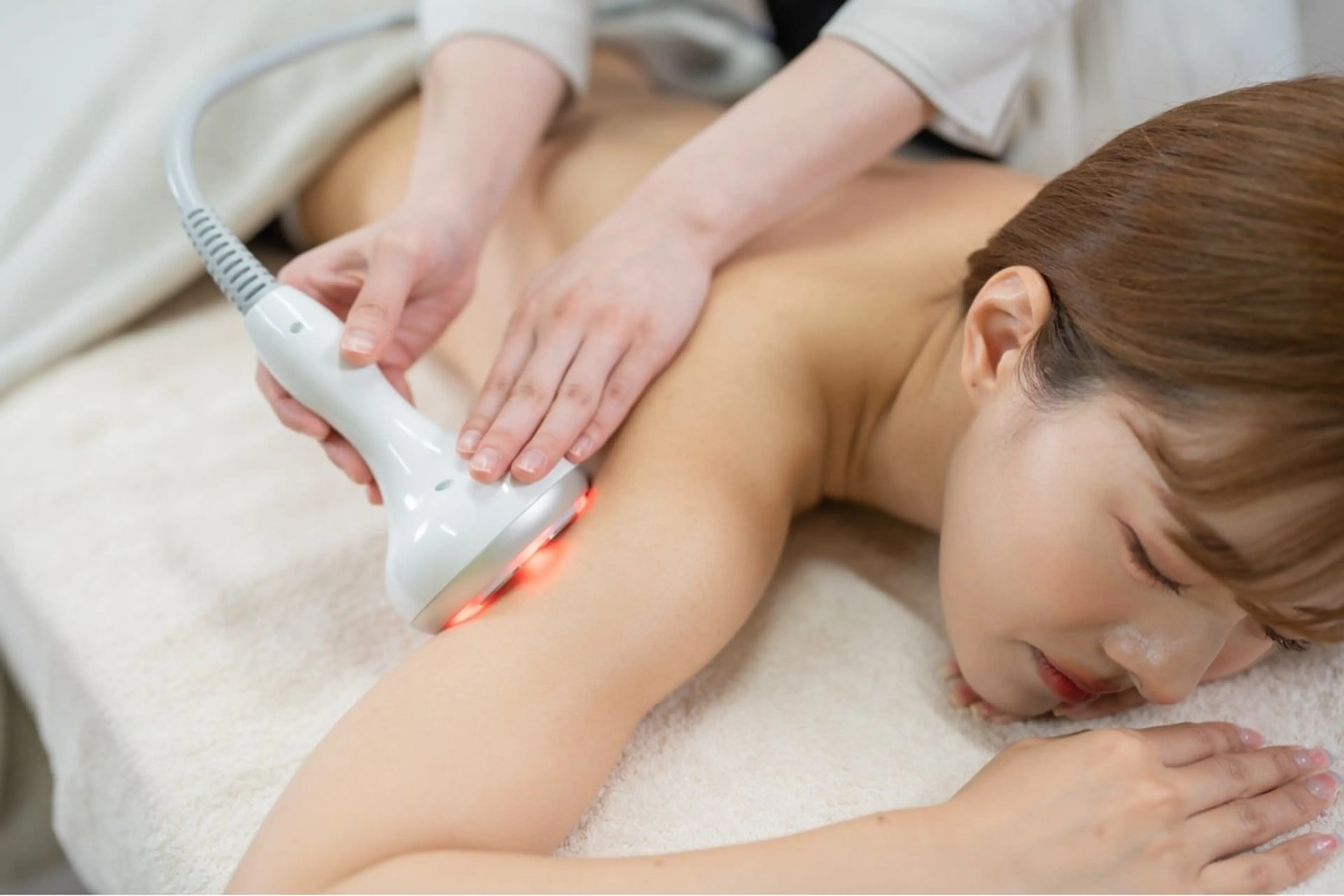 【ほっそり二の腕痩せ】4大痩身組み合わせオーダーメイド二の腕集中痩身40分!(キャビ・ラジオ波・吸引・EMSの合わせ技)の写真