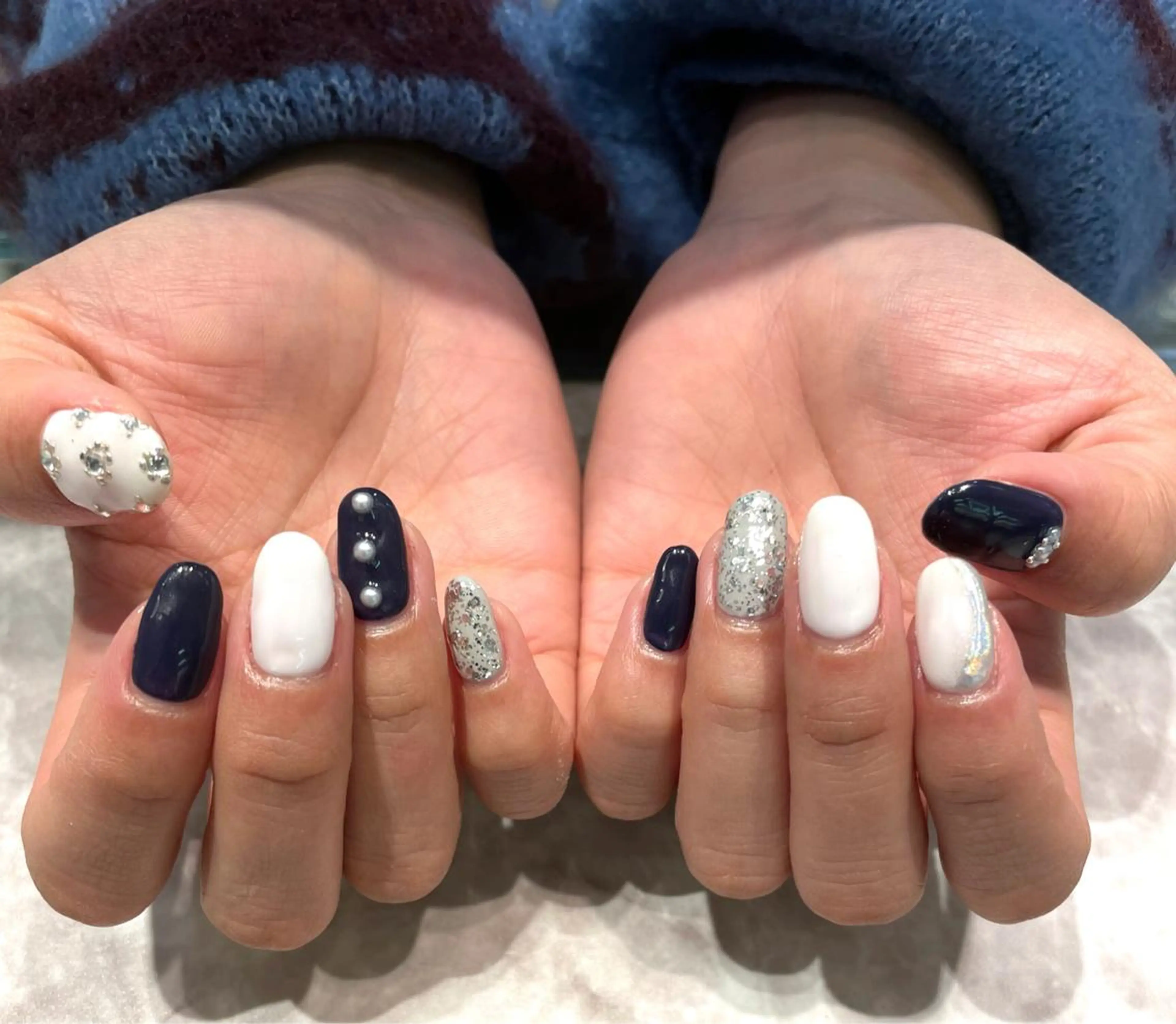 ネイル アートネイル ストーンネイル Liora所属・nail mnのネイルデザイン