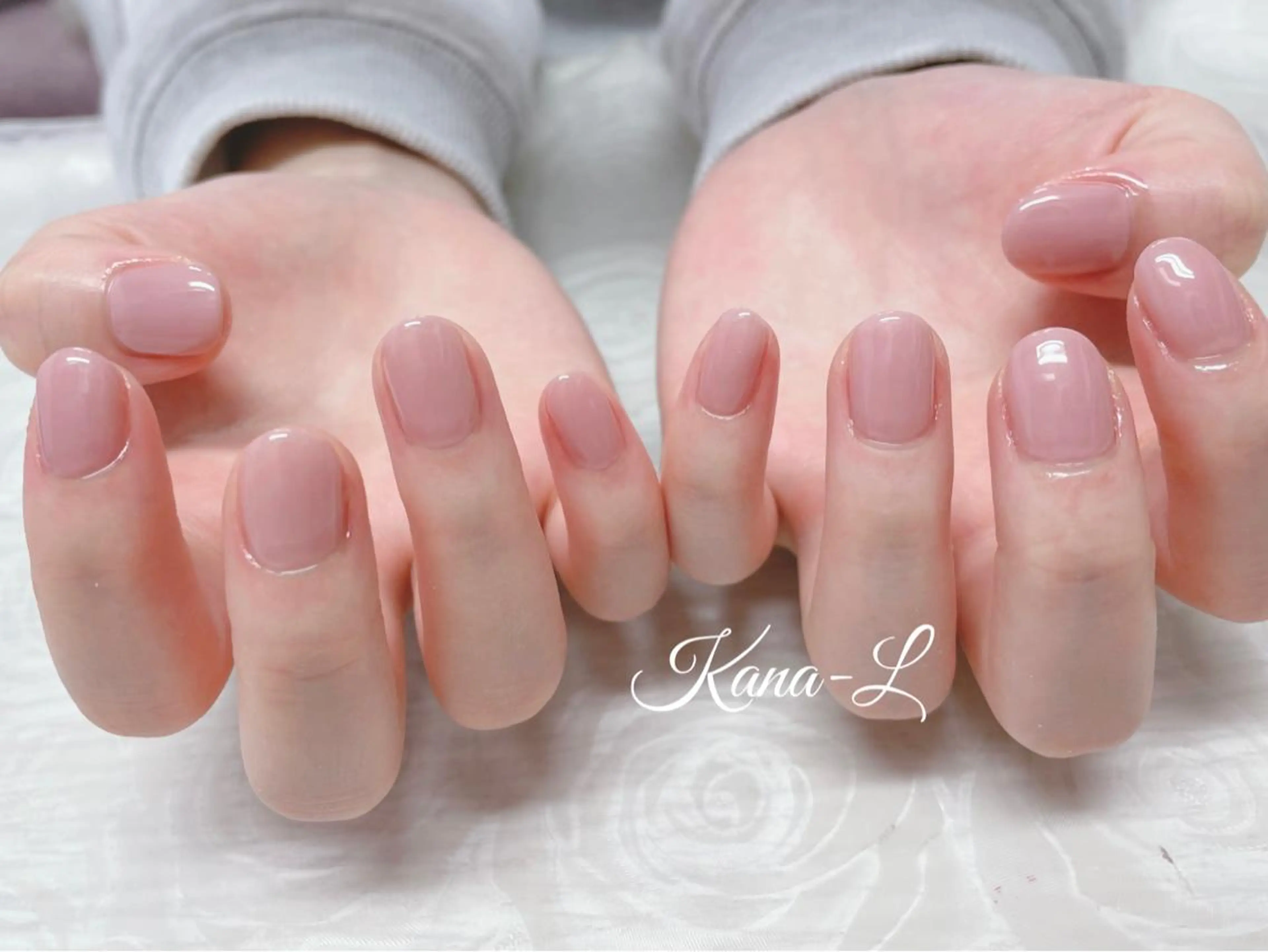 カラー ネイル オフィスネイル ワンカラーネイル シンプルネイル 芦辺 香奈のネイルデザイン