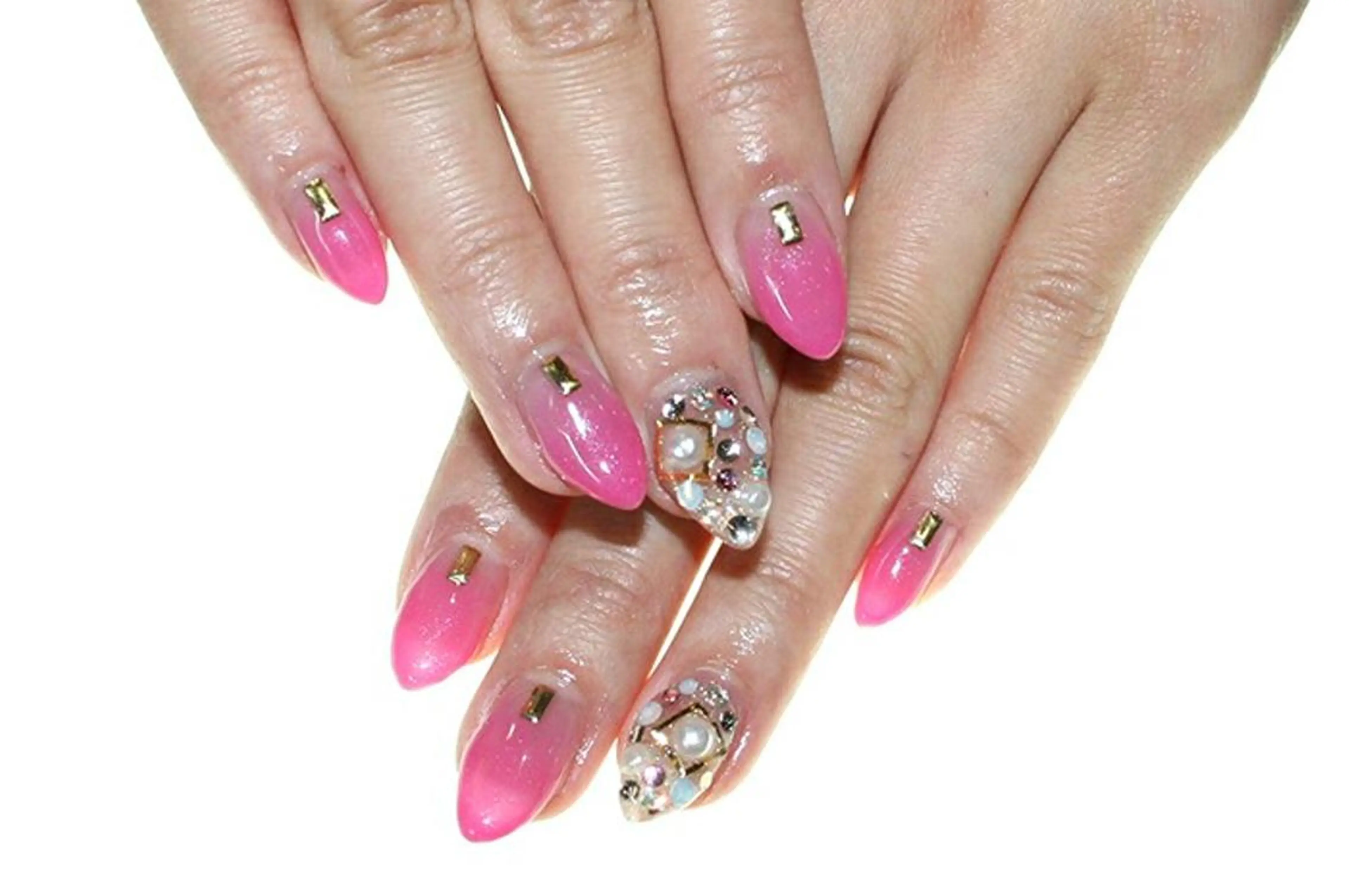 ネイル ストーンネイル fujinail(バーバーフジノ)所属・藤野 智美のネイルデザイン