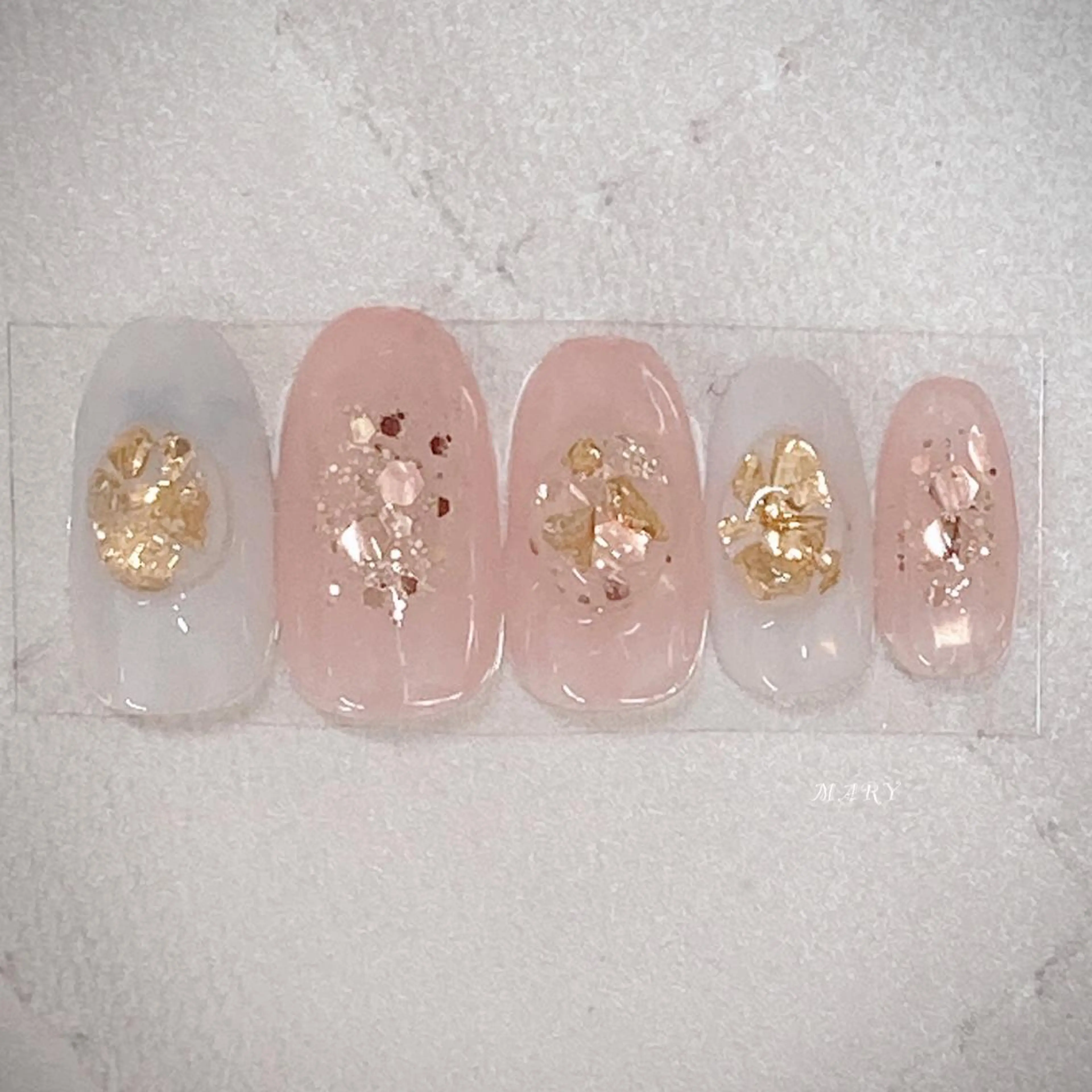 ネイル キラキラネイル ニュアンスネイル ワンカラーネイル ピンク 春ネイル ハンドネイル Mary nail所属・Mary nail .narumiのネイルデザイン