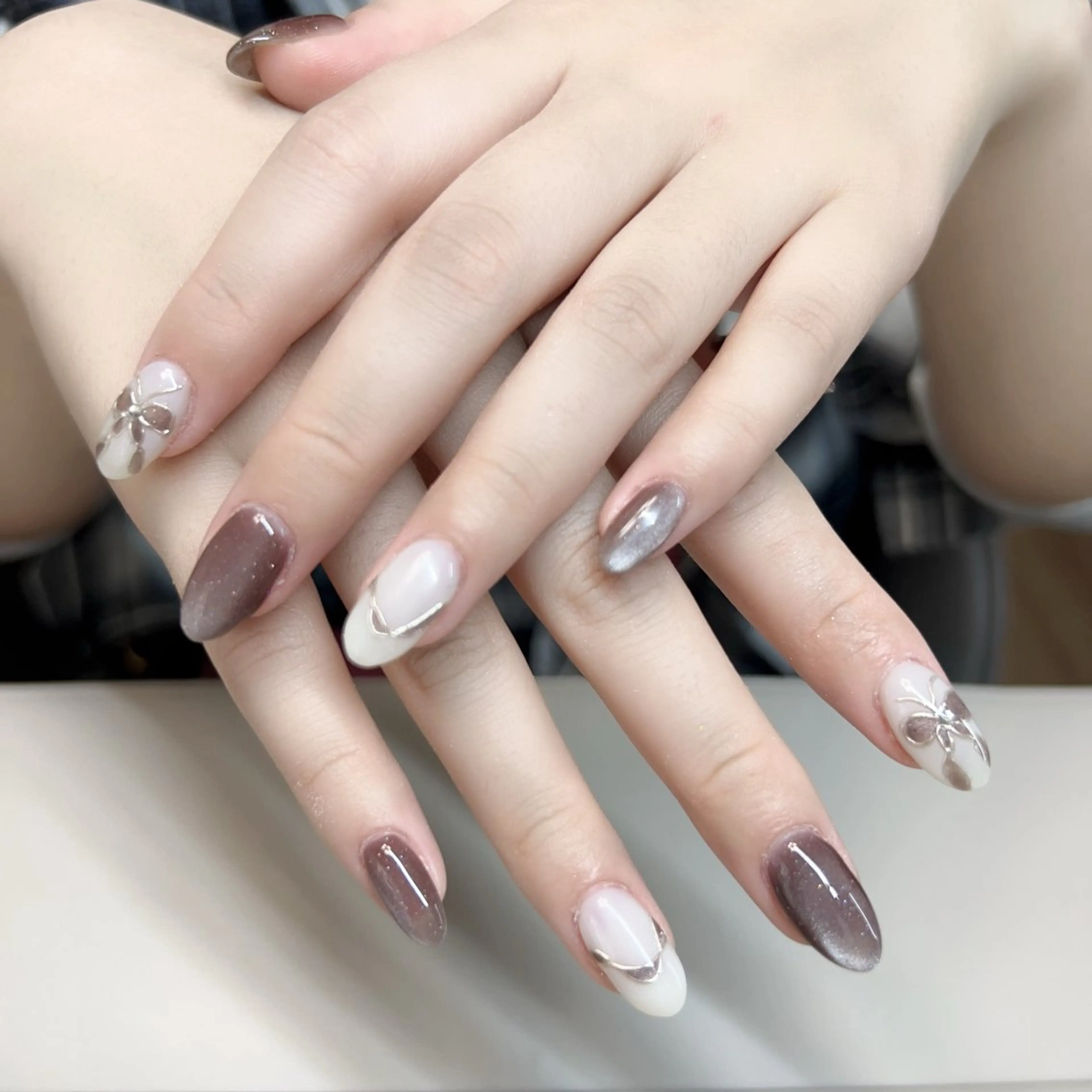 ネイル アニマル柄 アートネイル オーロラネイル べっ甲ネイル ブラウン Rika Nail ellaのネイルデザイン