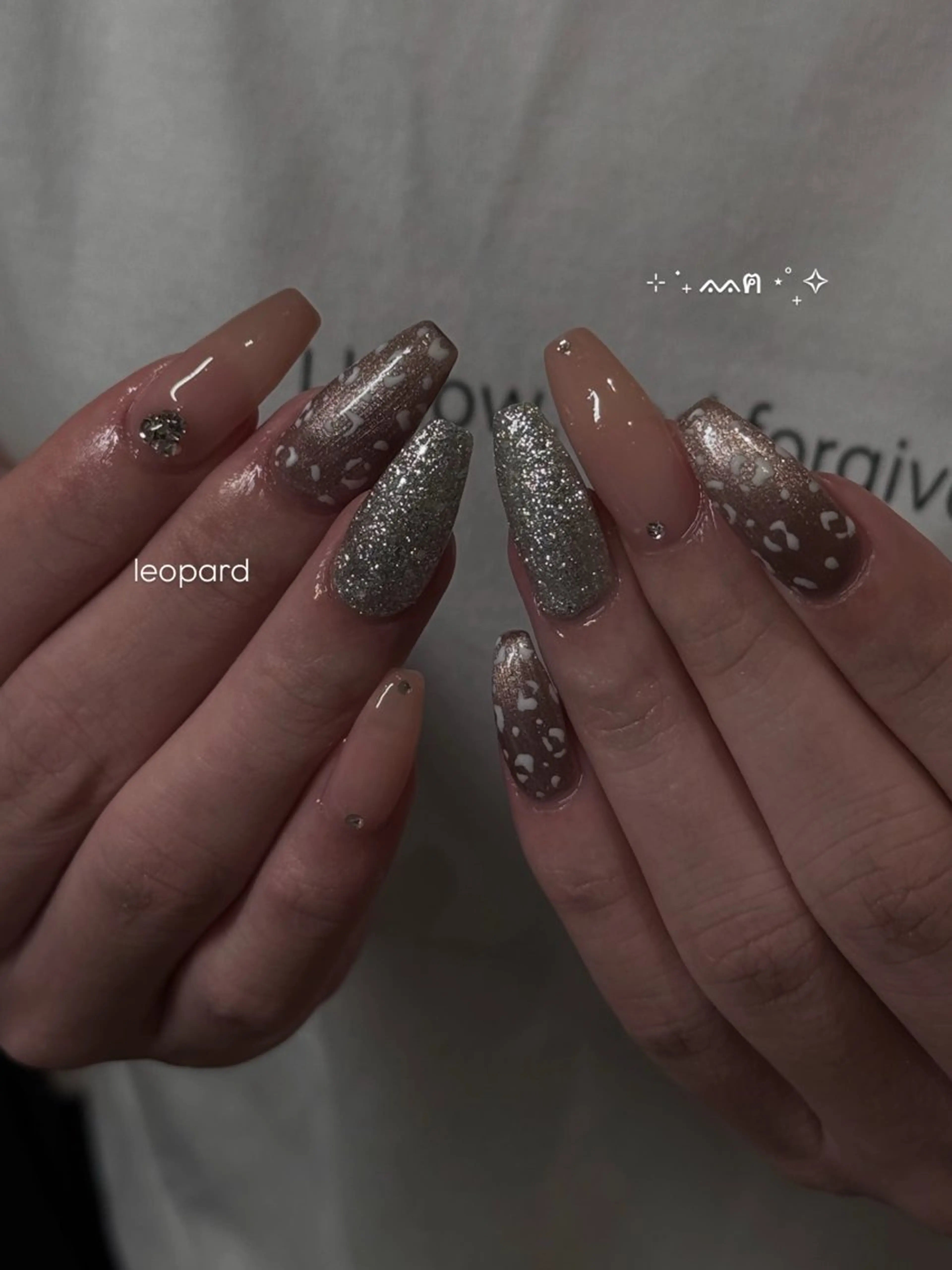 ネイル mikoto 🎀 艶々美フォルムのネイルデザイン