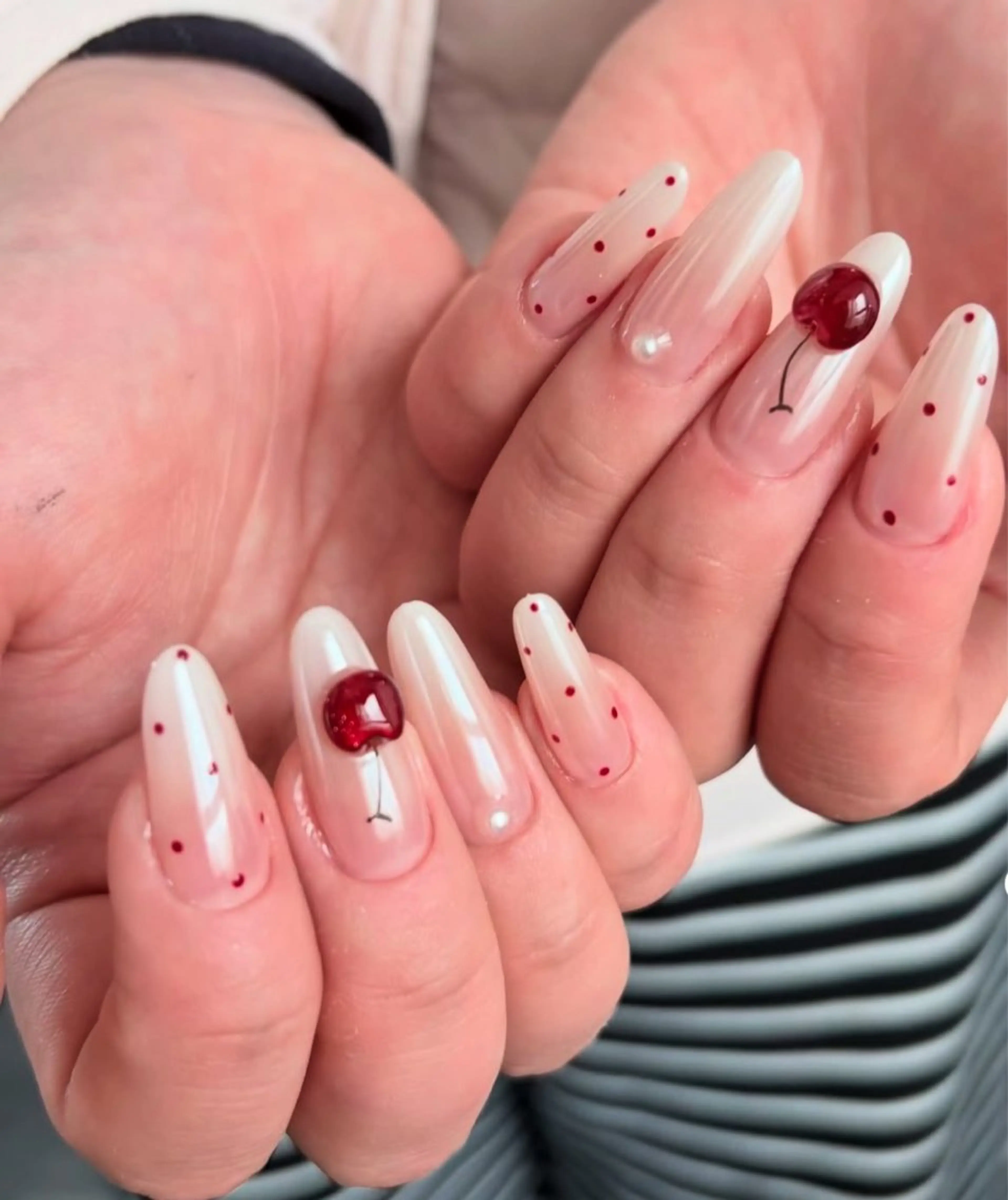 ネイル アートネイル オーロラネイル チークネイル フレンチネイル ガラスフレンチ ハンドネイル 🎀🎀YooLi Nail Salonのネイルデザイン