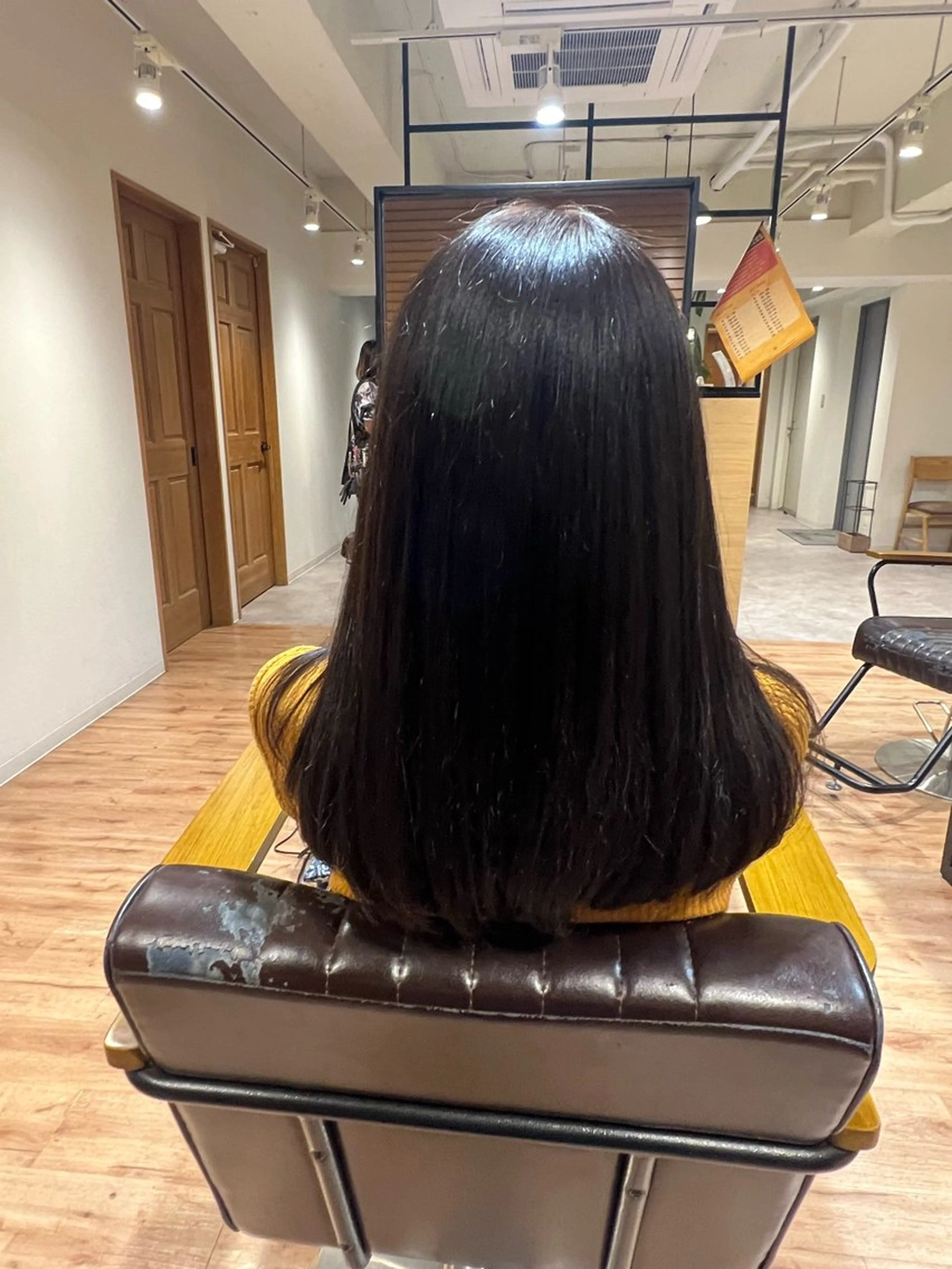 ロング カラー アッシュ アッシュブラウン ブラウンカラー 佐藤 彩弥のヘアスタイル