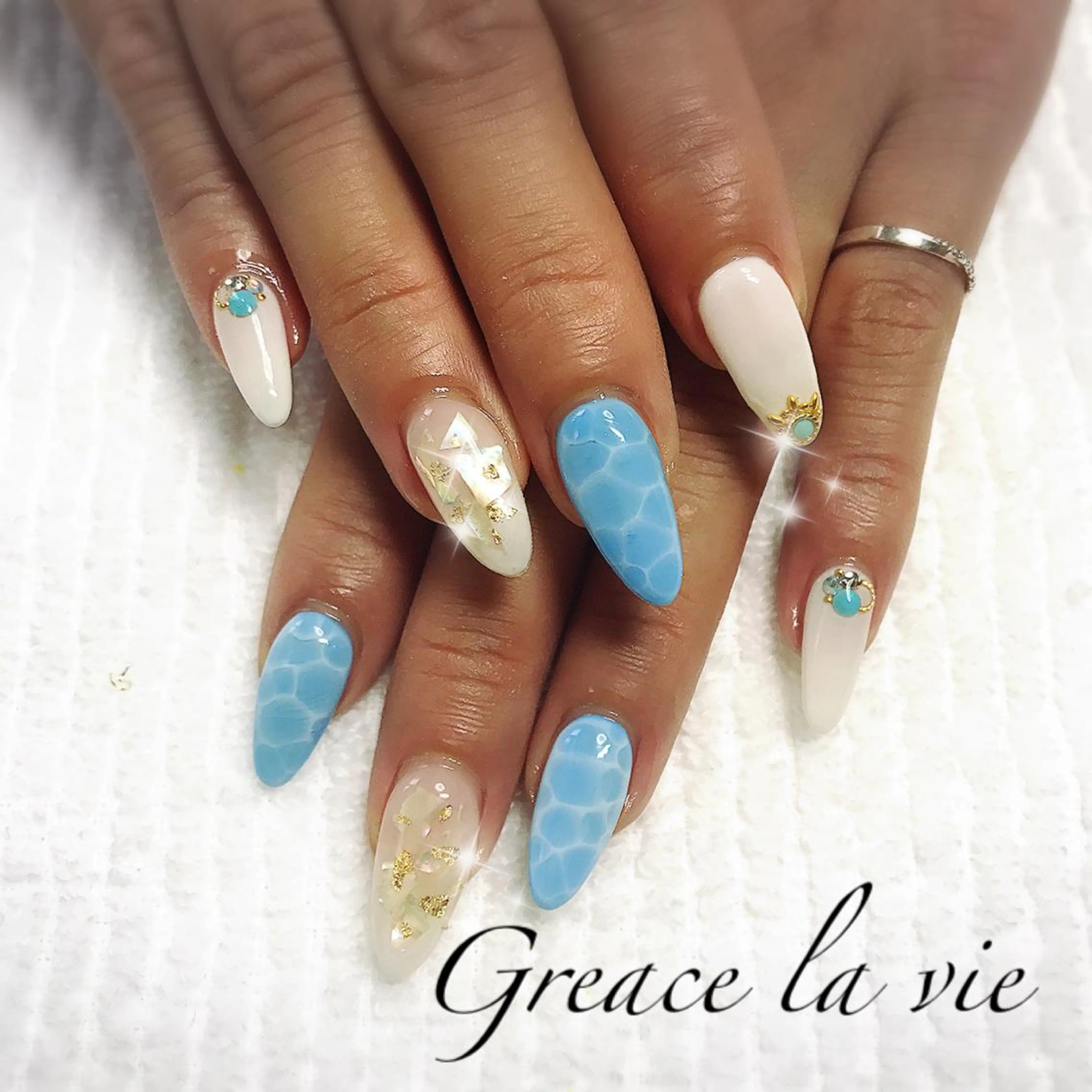 ロング カラー パーマ ヘアアレンジ キッズ ネイル マツエク・マツパ Greace  la vieのネイルデザイン