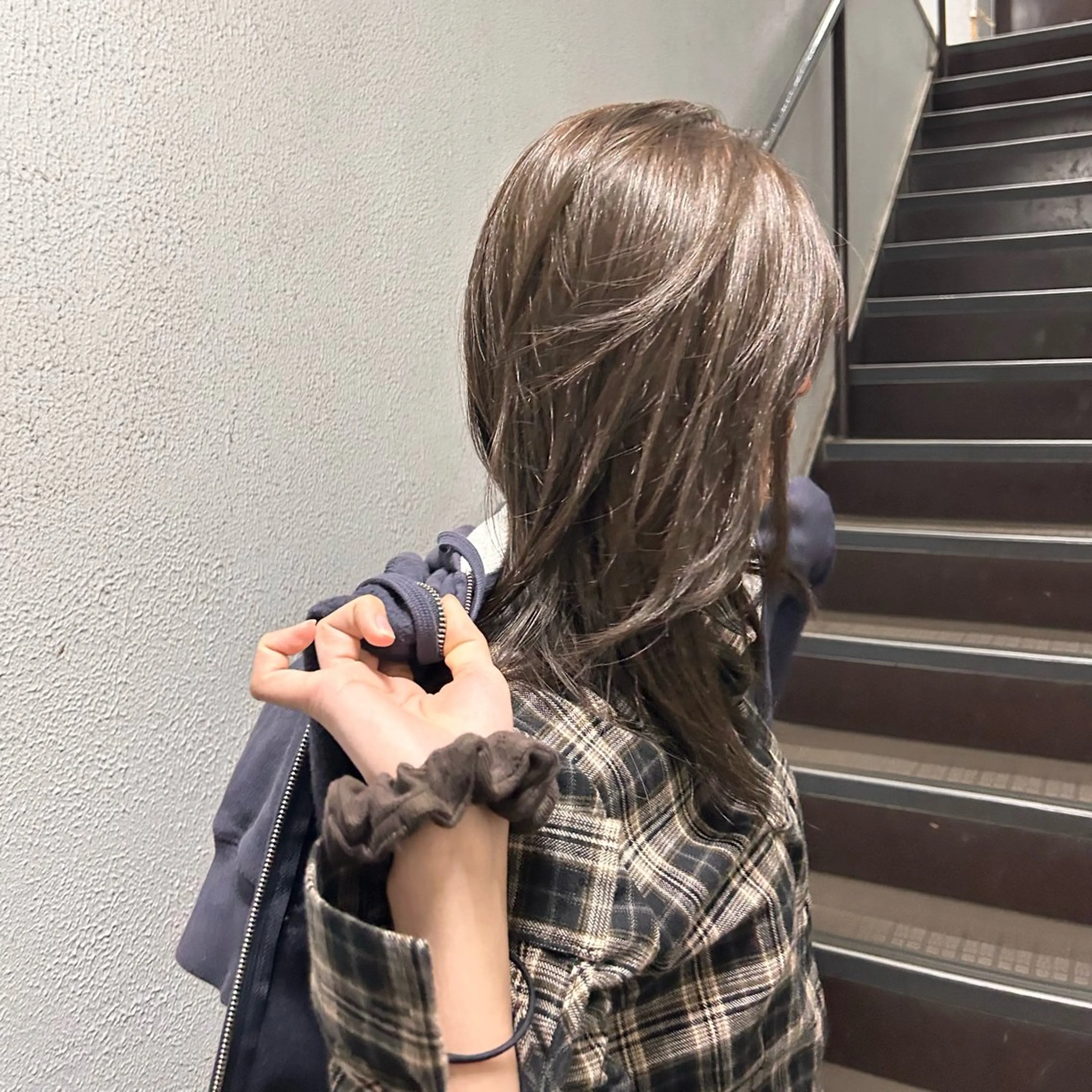 ロング カラー ダブルカラー グレージュ オリーブグレージュ オリーブグレー 透明感カラー/ ニュアンスヘア🪽のヘアスタイル