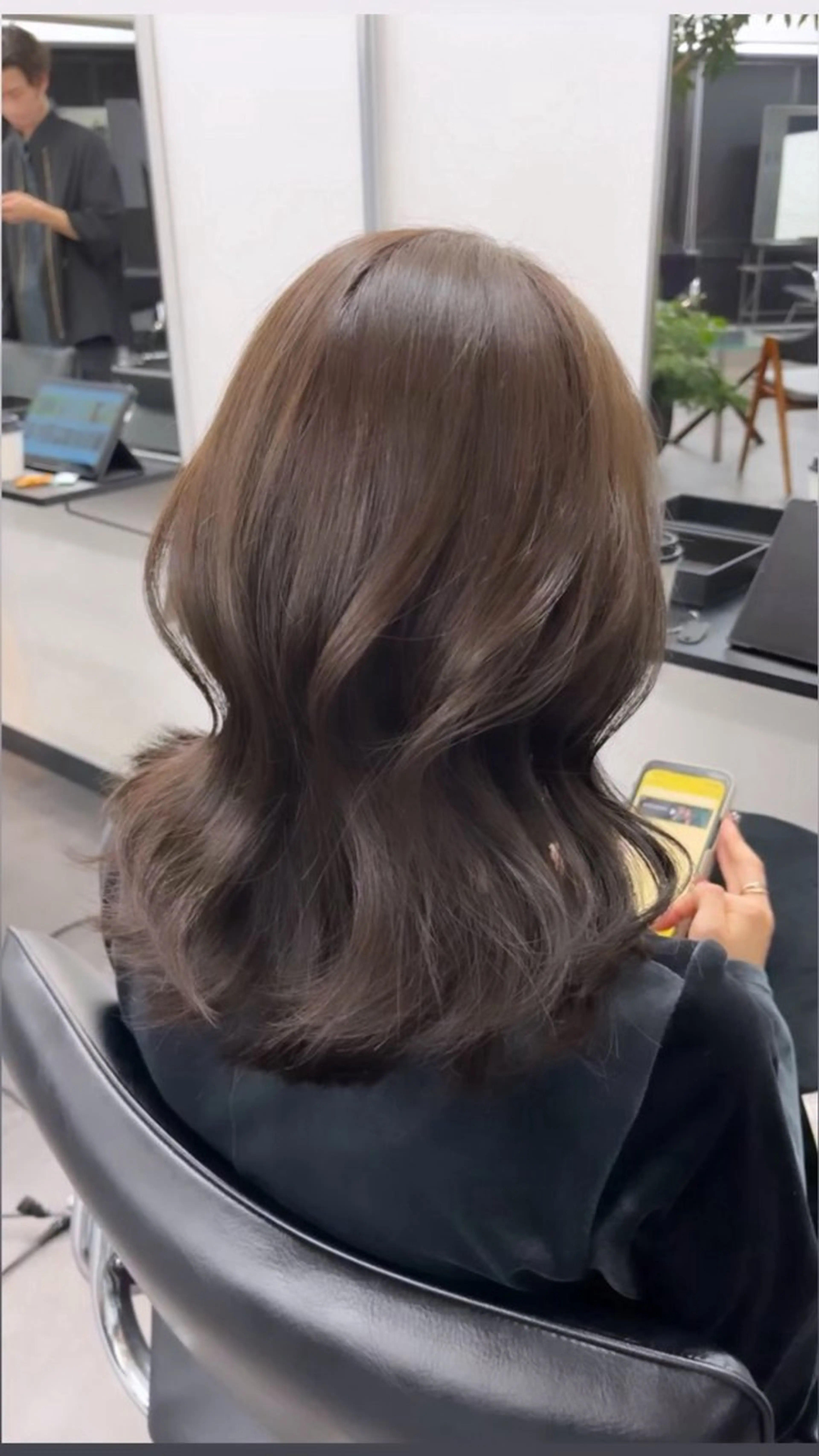 ミディアム レイヤーカット🤍 seriraのヘアスタイル