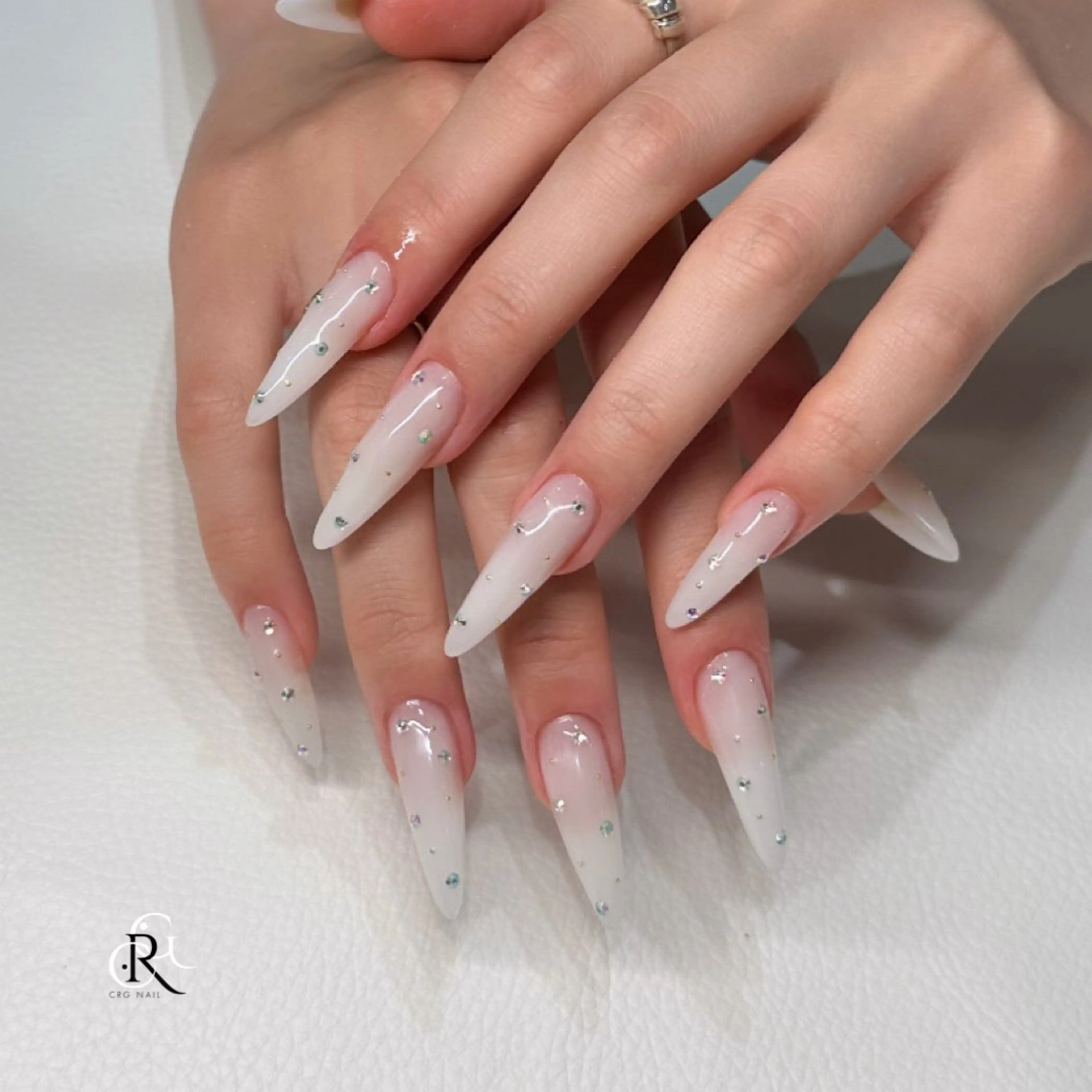 ネイル ロングネイル スカルプネイル ハンドネイル 美フォルム✨ CRG　RURIのネイルデザイン