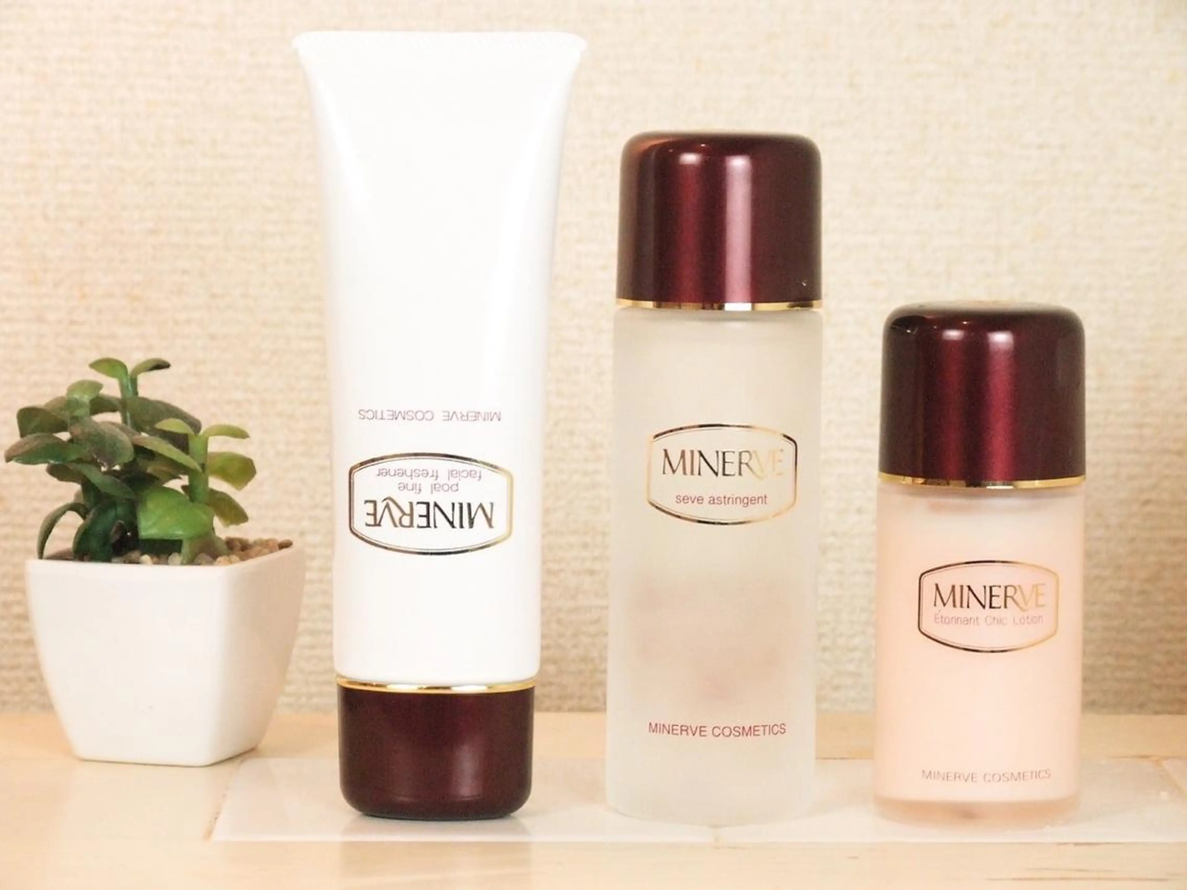 ロング カラー パーマ ヘアアレンジ メンズ キッズ ネイル マツエク・マツパ アイブロウ ニキビ特化型エステ 🍋最短で肌質改善のエステ・リラクイメージ