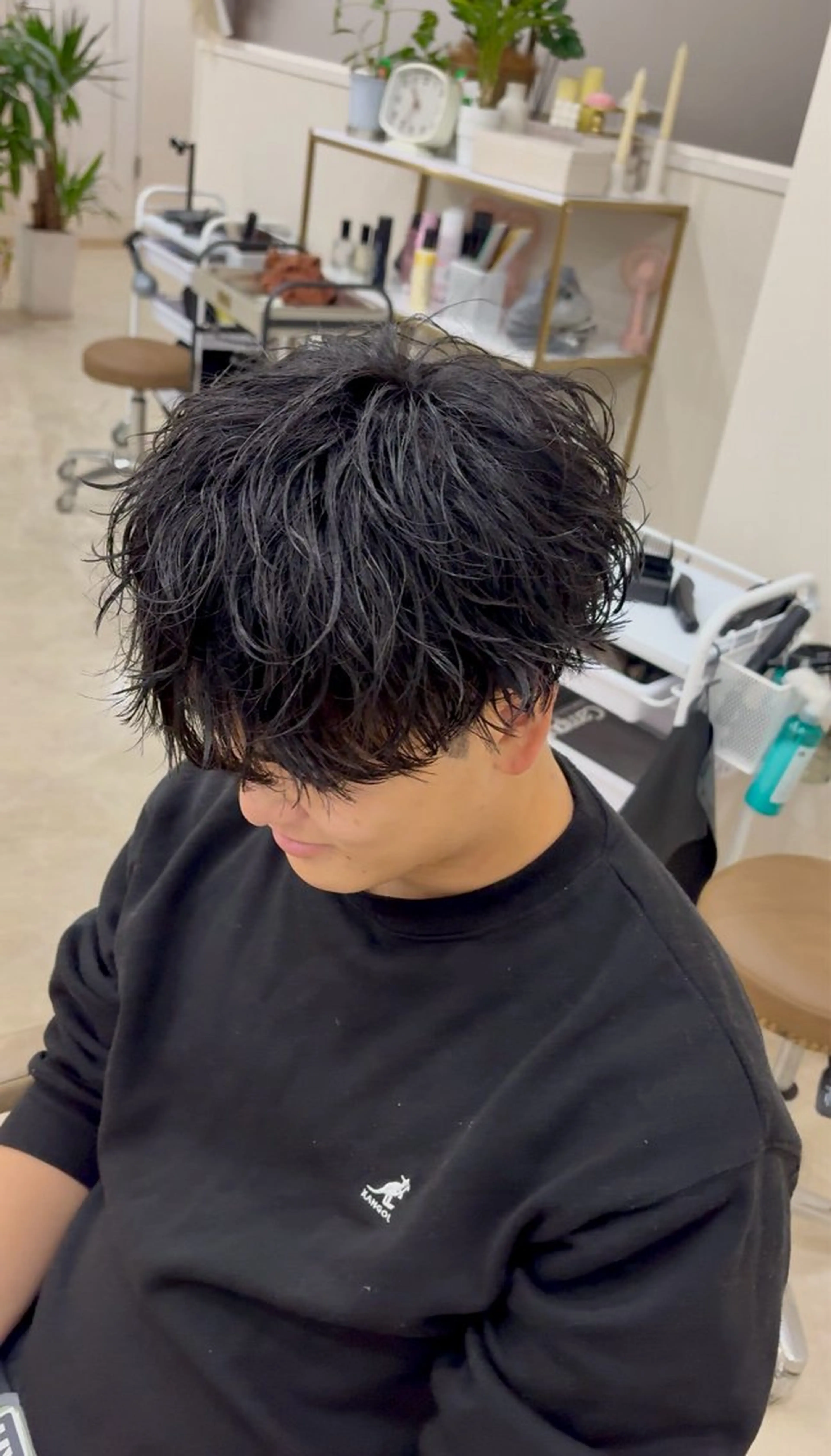 ミディアム メンズ ミディアムパーマ メンズパーマ 学生（メンズ向け） 学生 似合わせカット 年間指名数1000↑ 🔥メンズ特化/武蔵のヘアスタイル