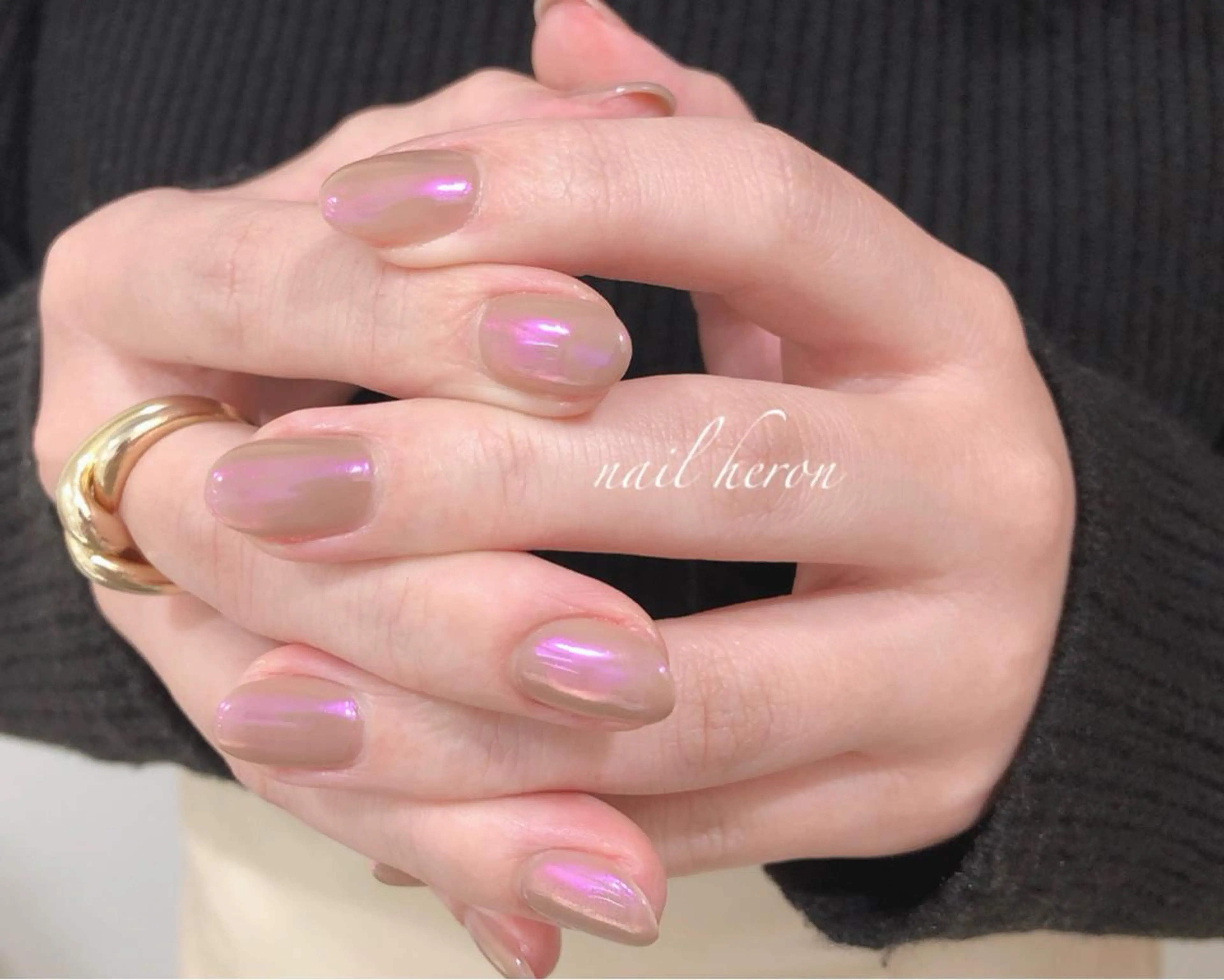 ネイル オーロラネイル ブラウン ピンク ハンドネイル saki_ nail heronのネイルデザイン