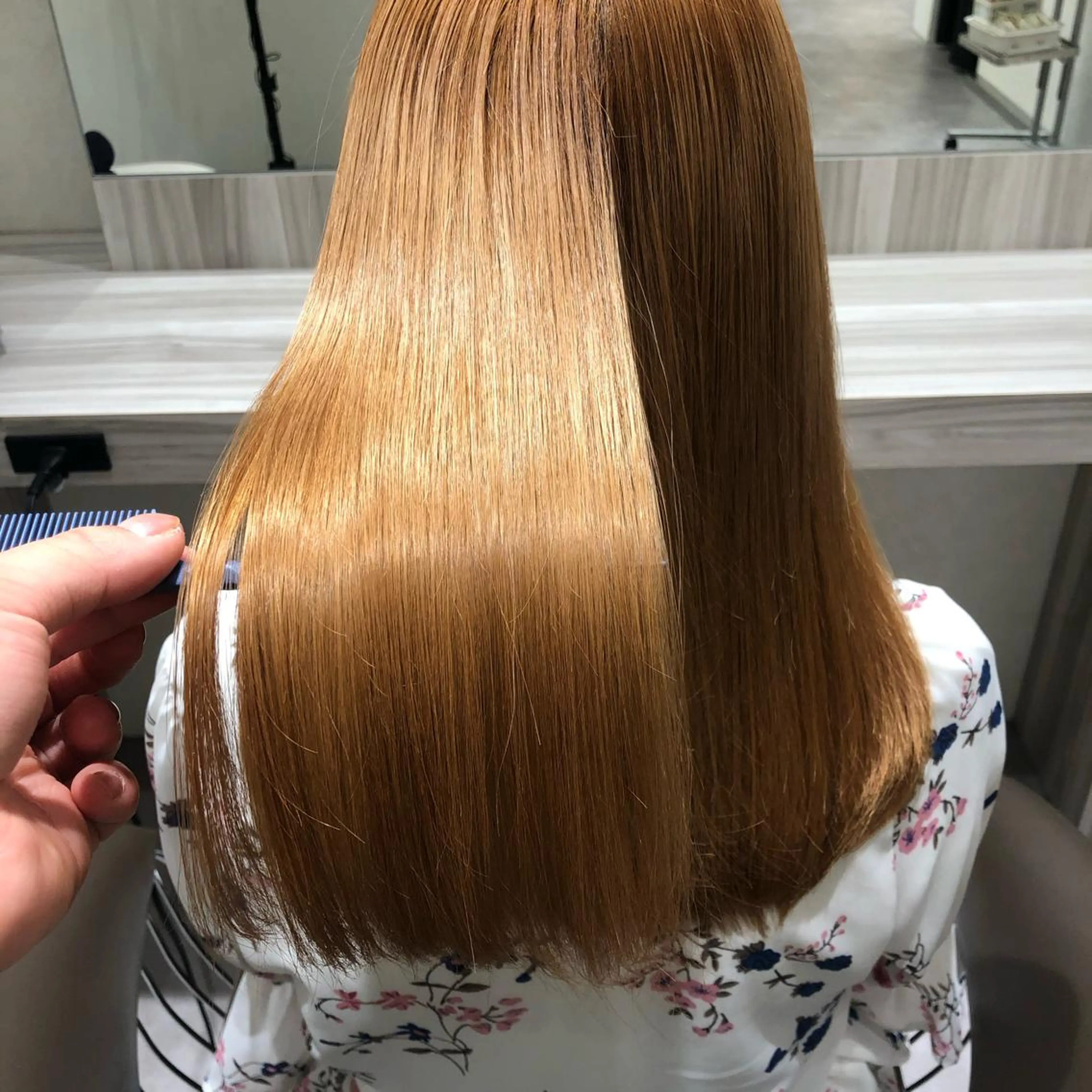 ロング カラー ムトウセイマ/ 縮毛矯正/ブリーチのヘアスタイル