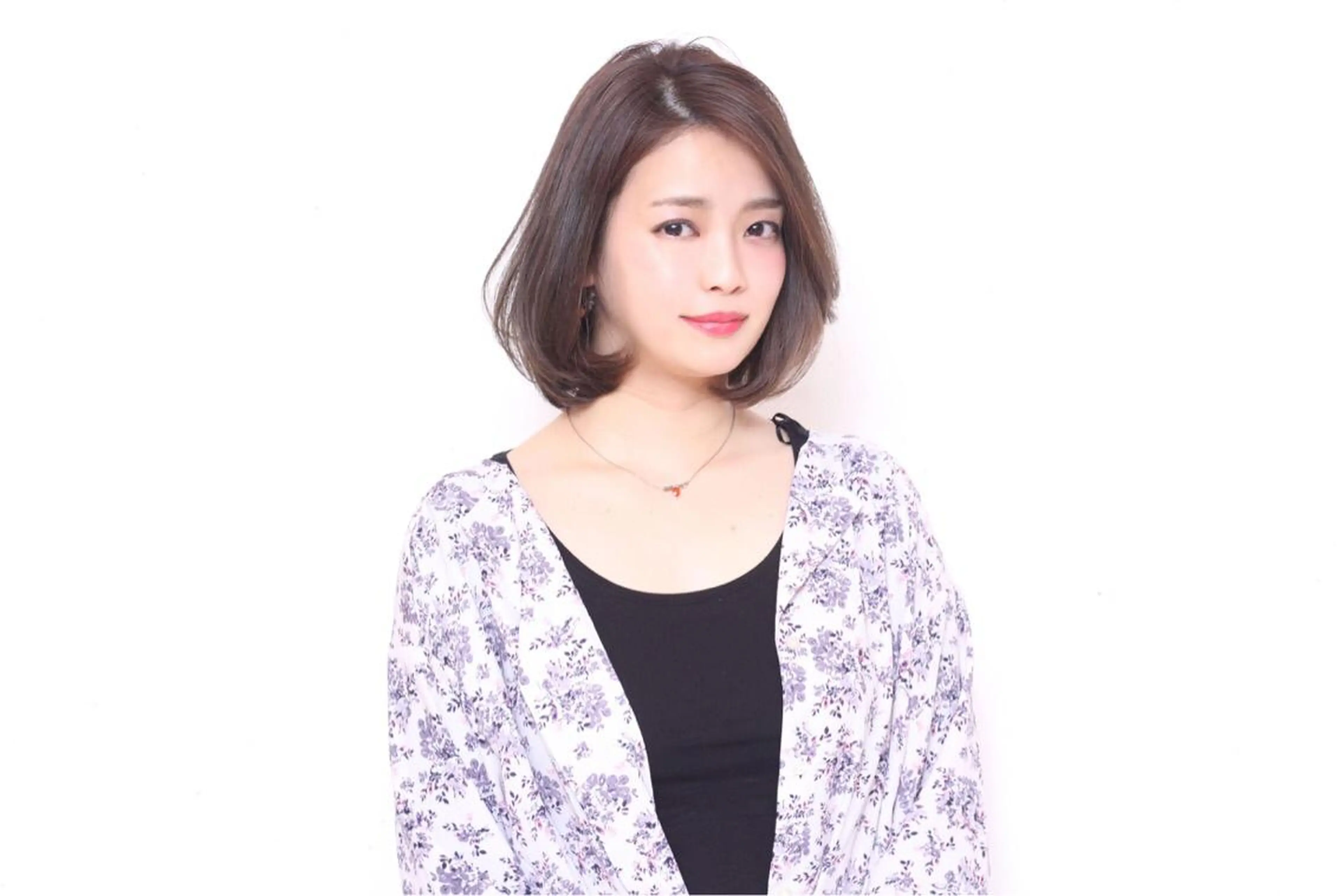 ミディアム カラー noa ノアのヘアスタイル