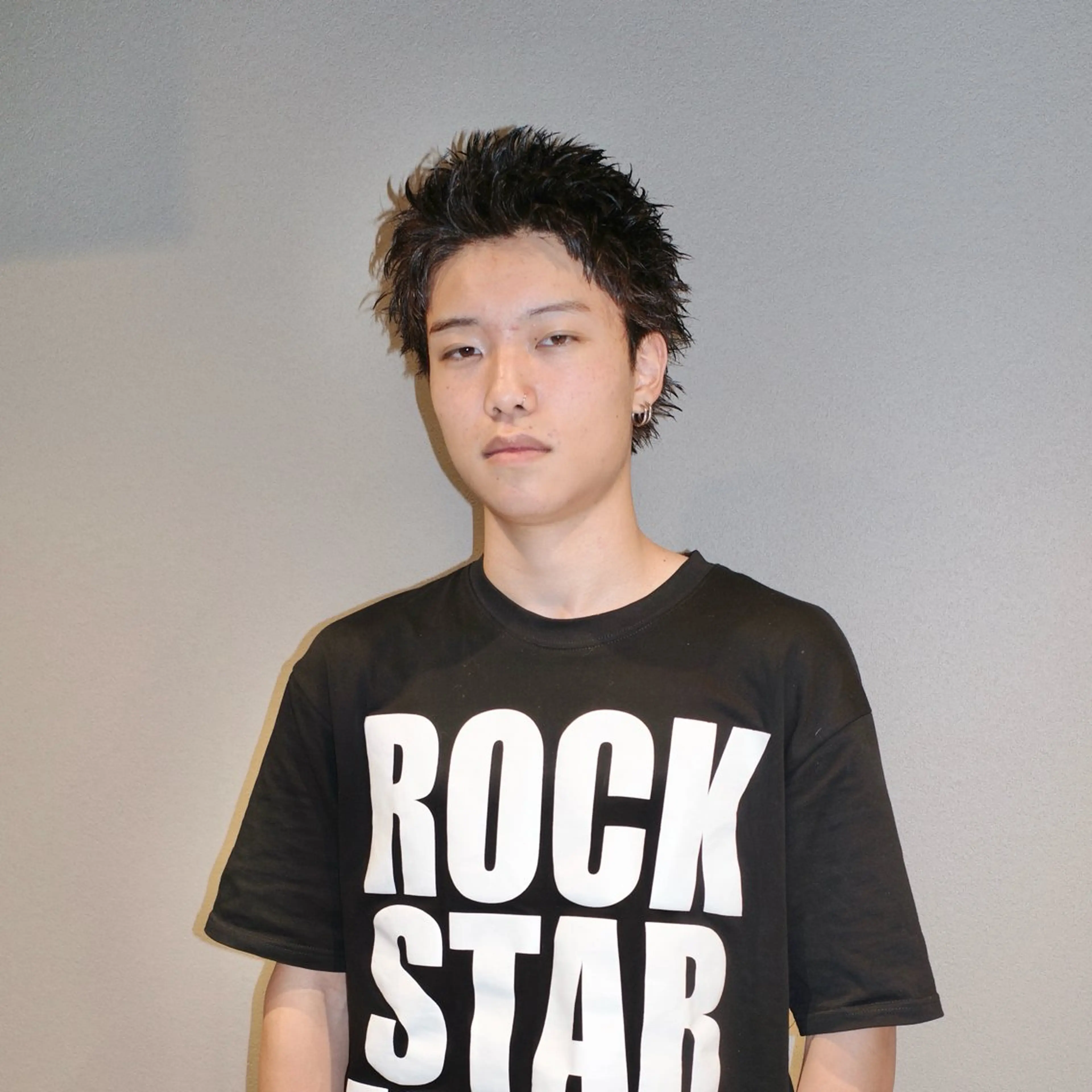 メンズ スパイキーショート カット ヨシカワ タツキのヘアスタイル