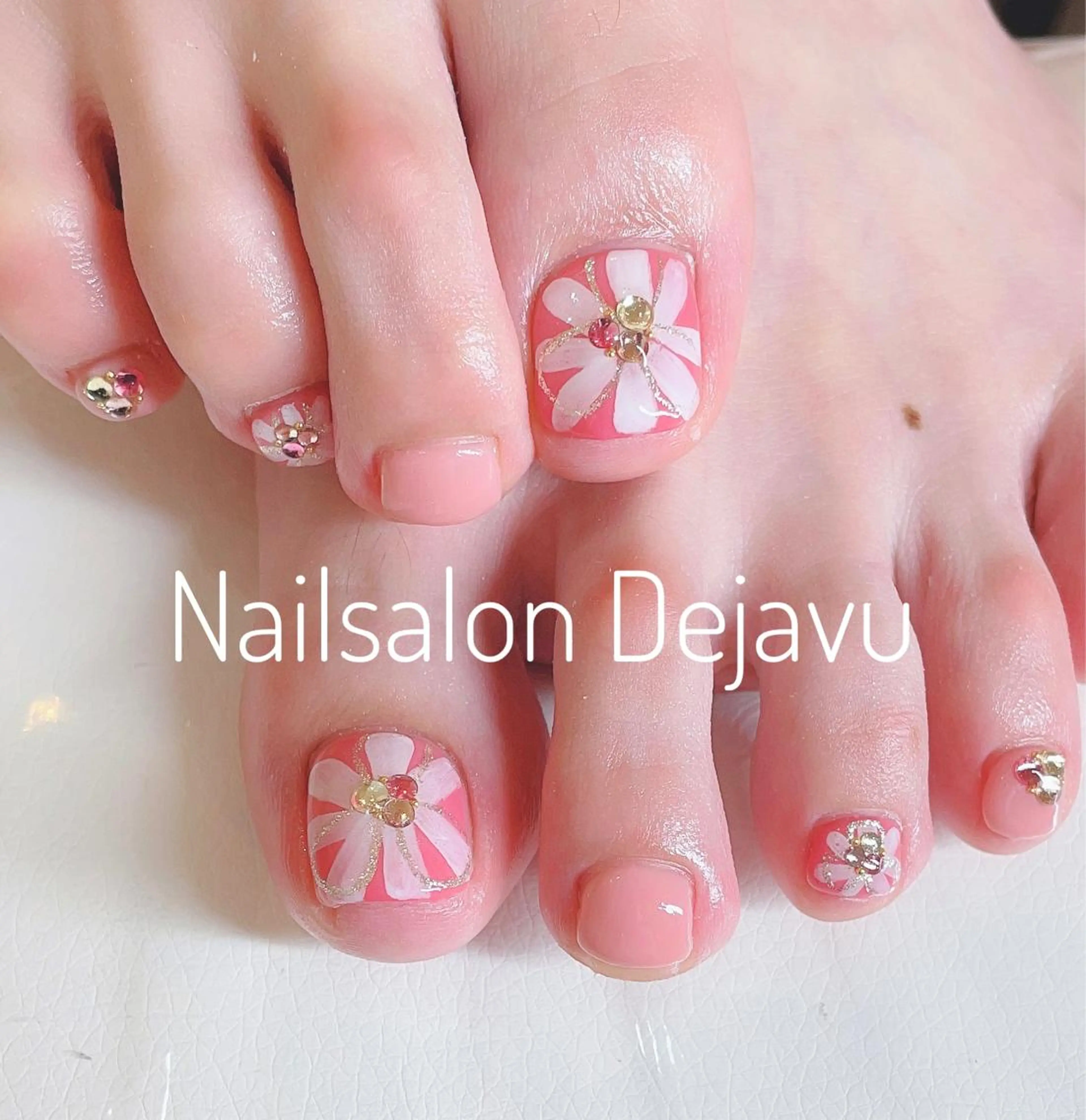 ネイル アートネイル フットネイル 夏ネイル Nail salon Dejavu 🌿のネイルデザイン