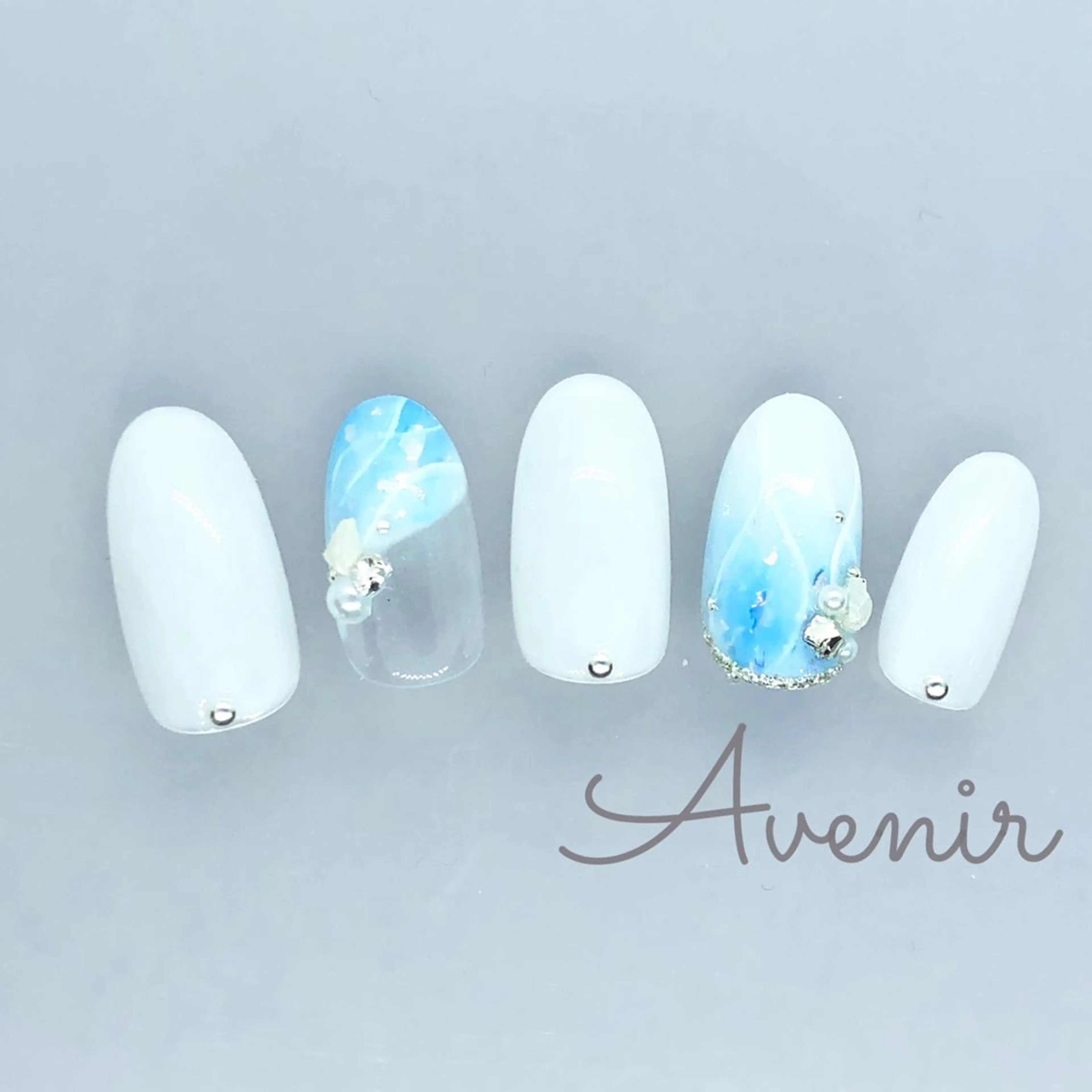 ネイル Avenir 表参道 nail＆eye予約のネイルデザイン