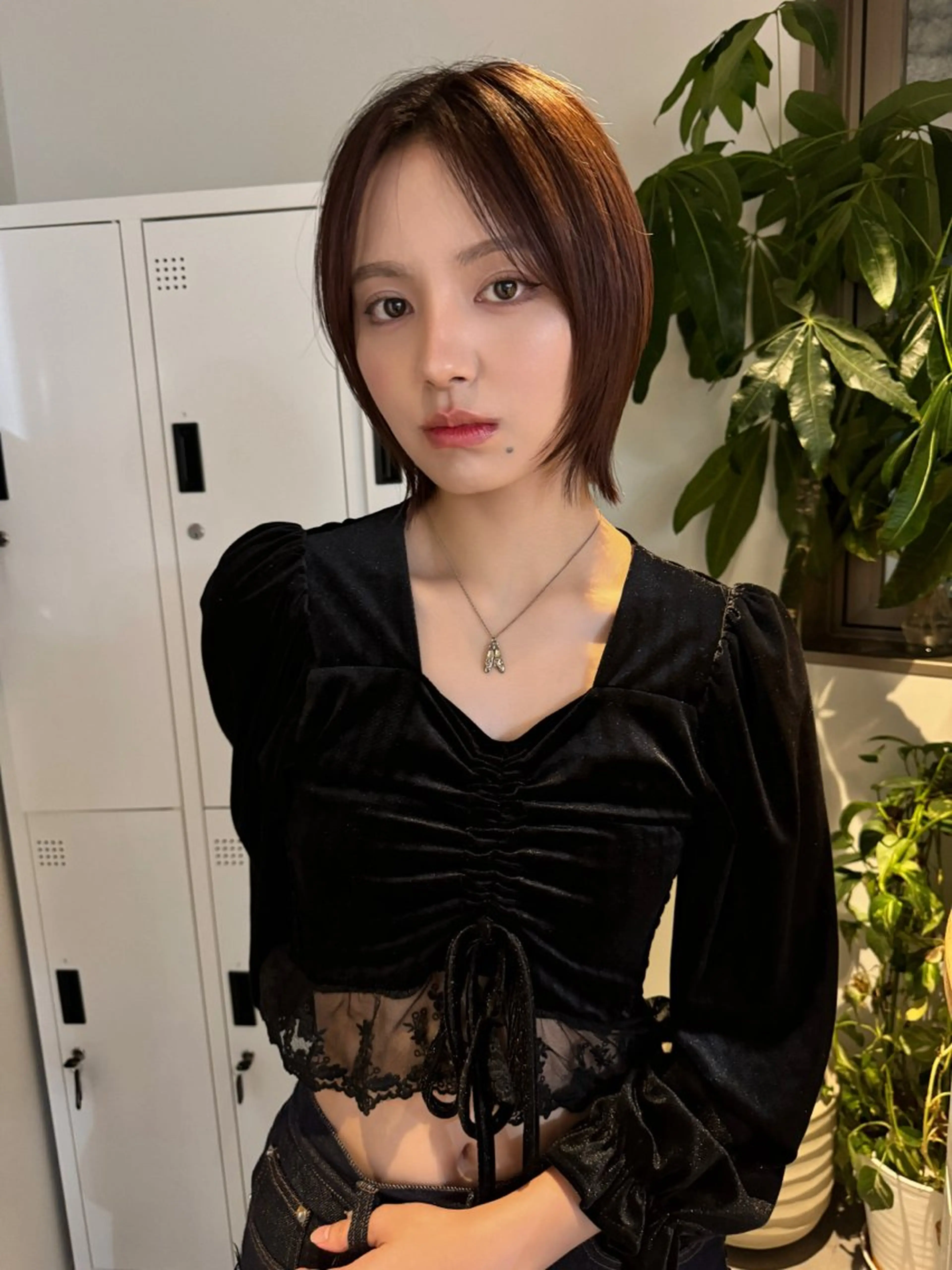 ショート カラー カット ヘアカラー トリートメント 切りっぱなしボブ レイヤー/縮毛矯正のヘアスタイル