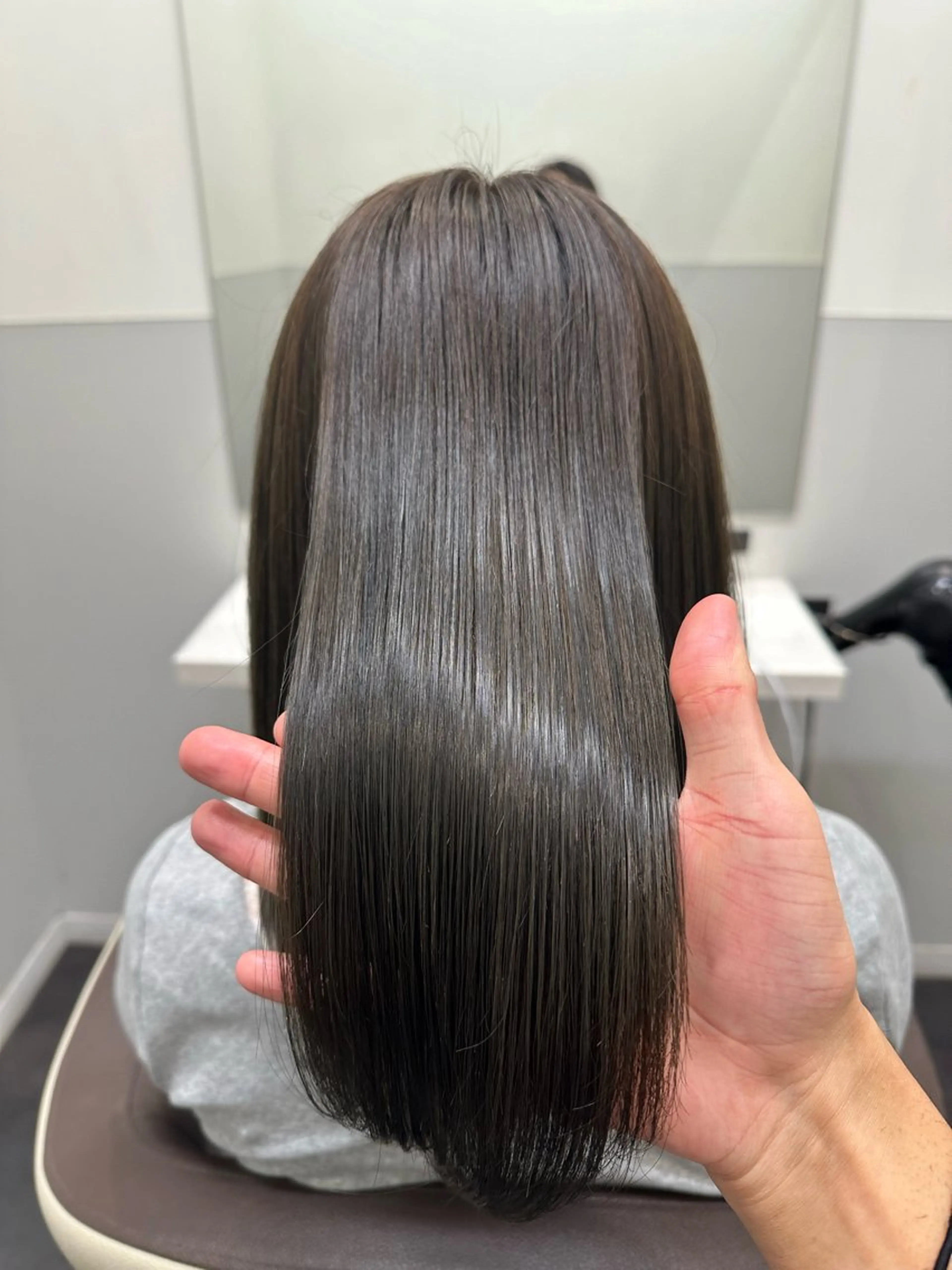 セミロング カラー ベージュカラー ブリーチ ケアカラー 透明感カラー グレージュ カット ヘアカラー トリートメント 【美髪矯正 /髪質改善】RINのヘアスタイル