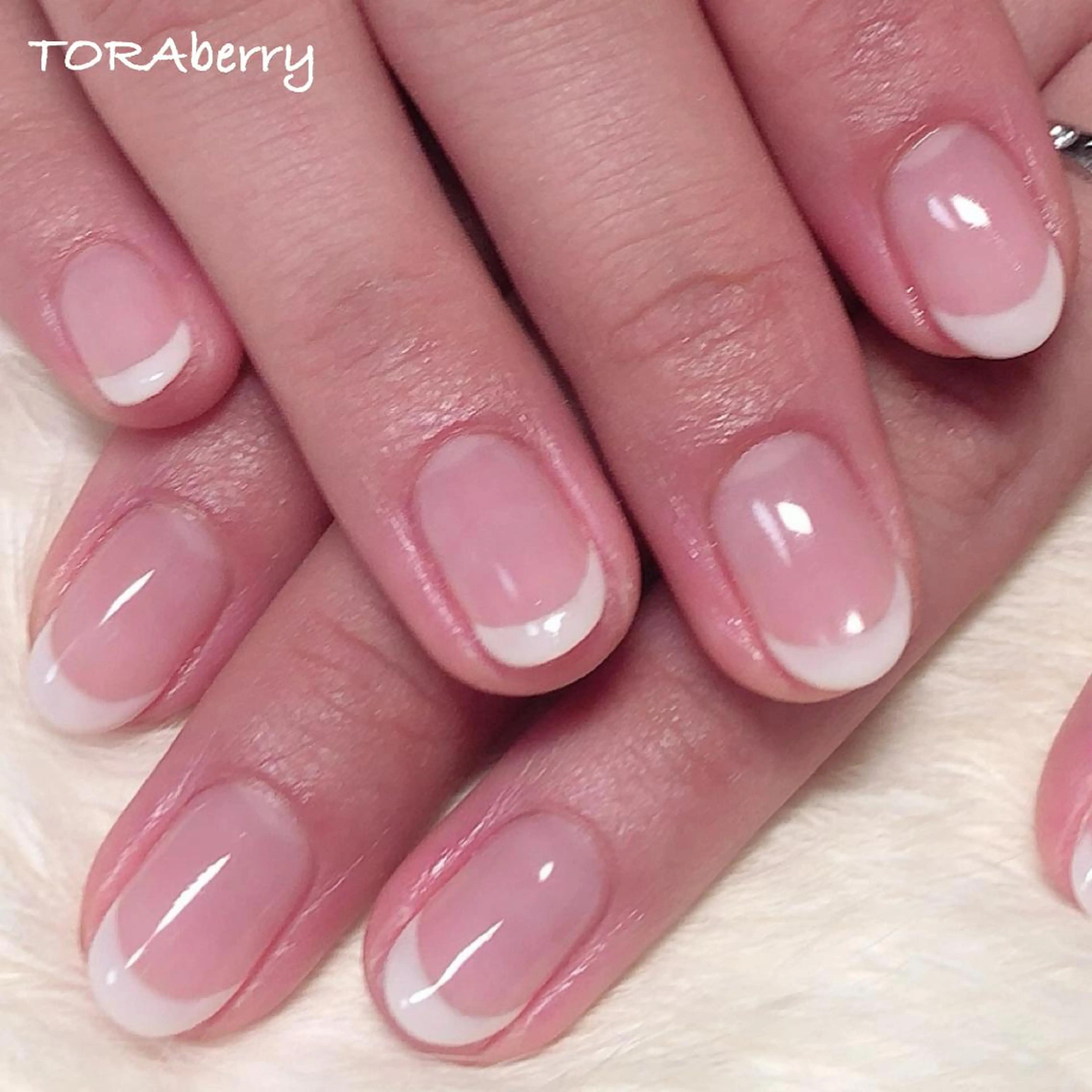 ネイル フレンチネイル ハンドネイル ネイリスト なつみのネイルデザイン