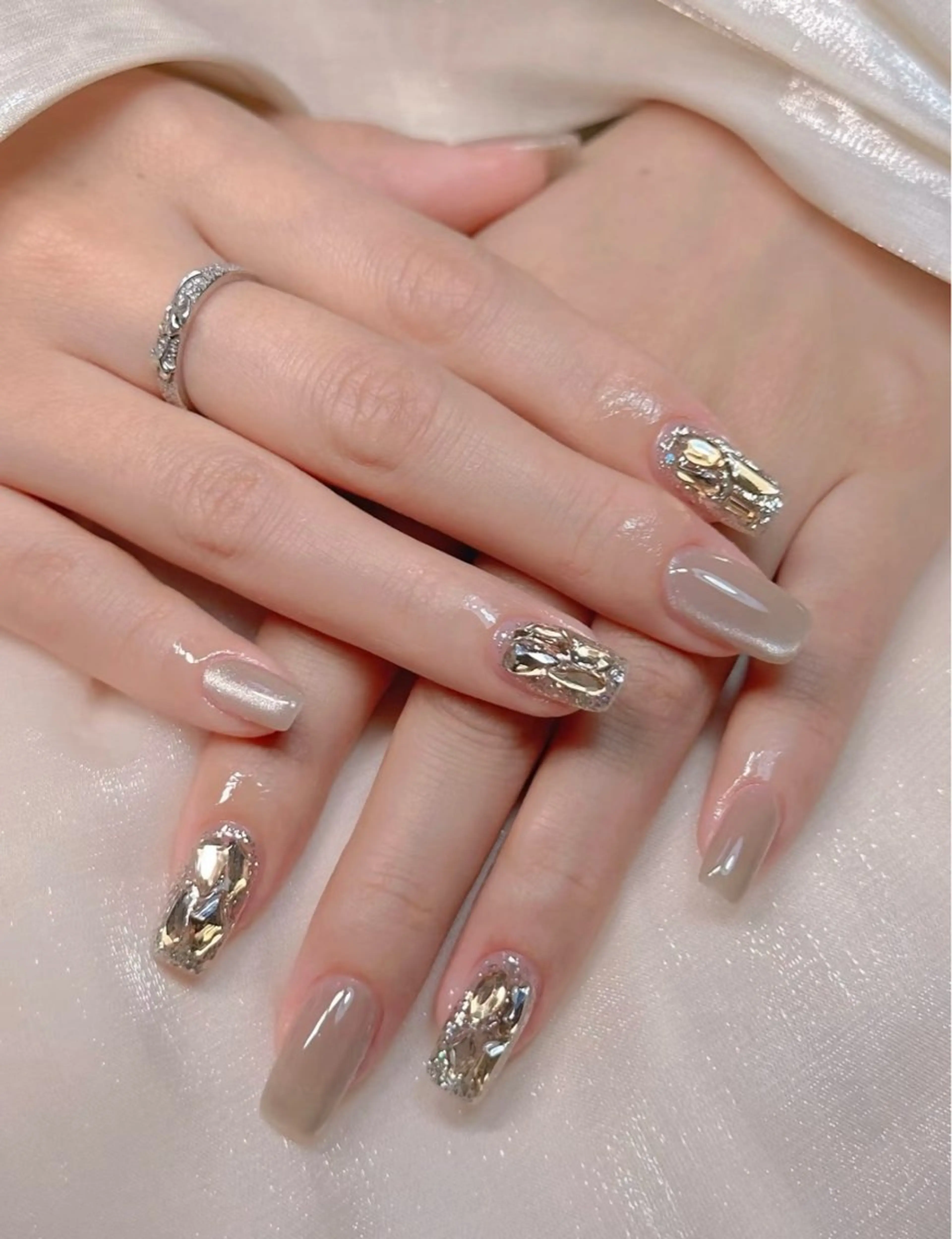 ネイル ハンドネイル キン グミのネイルデザイン