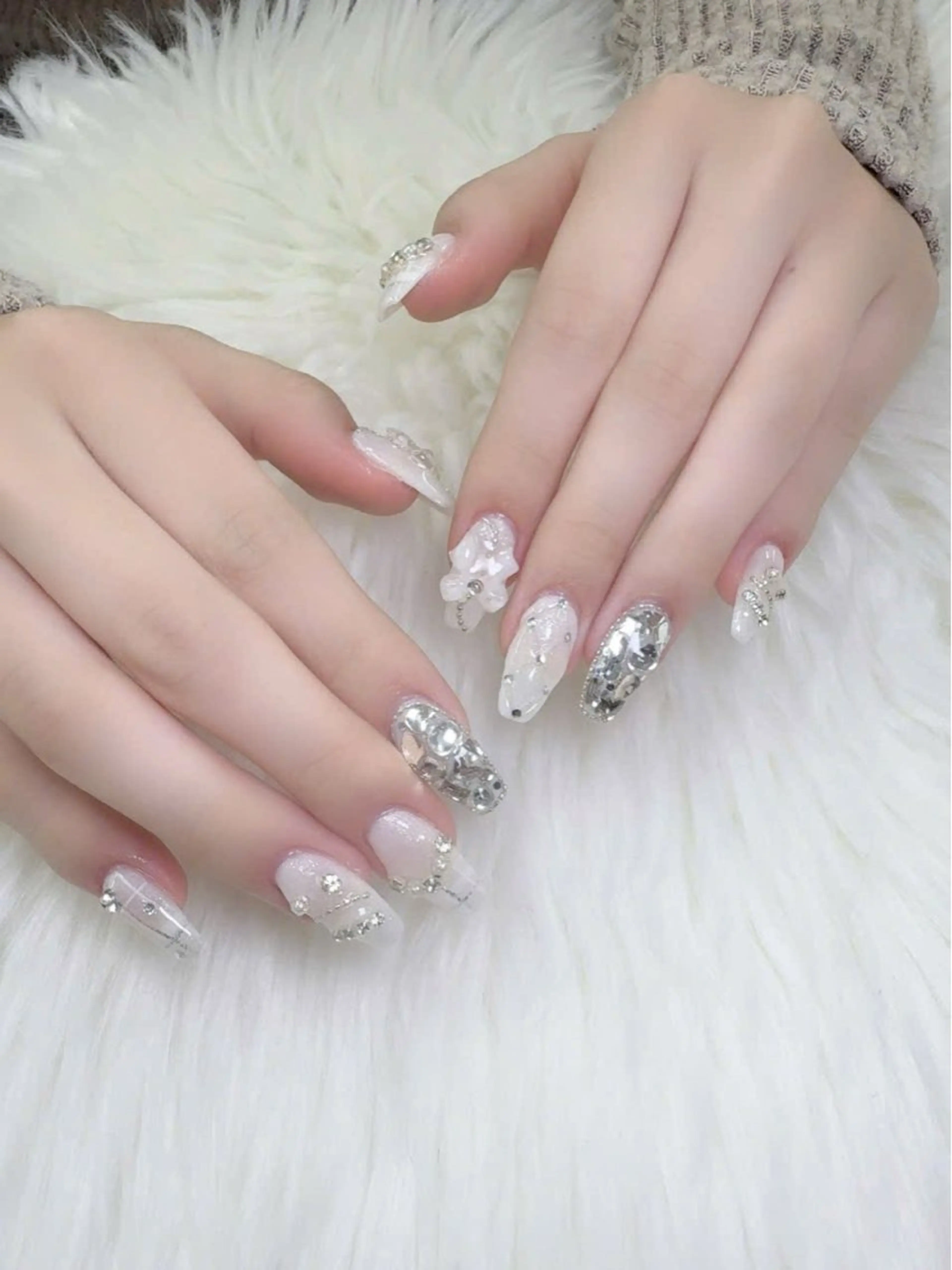ネイル フレンチネイル グラデーション キラキラネイル 韓国ネイル マグネットネイル ハンドネイル ハンドケア Hara Nail 【パラジェル使用】のネイルデザイン