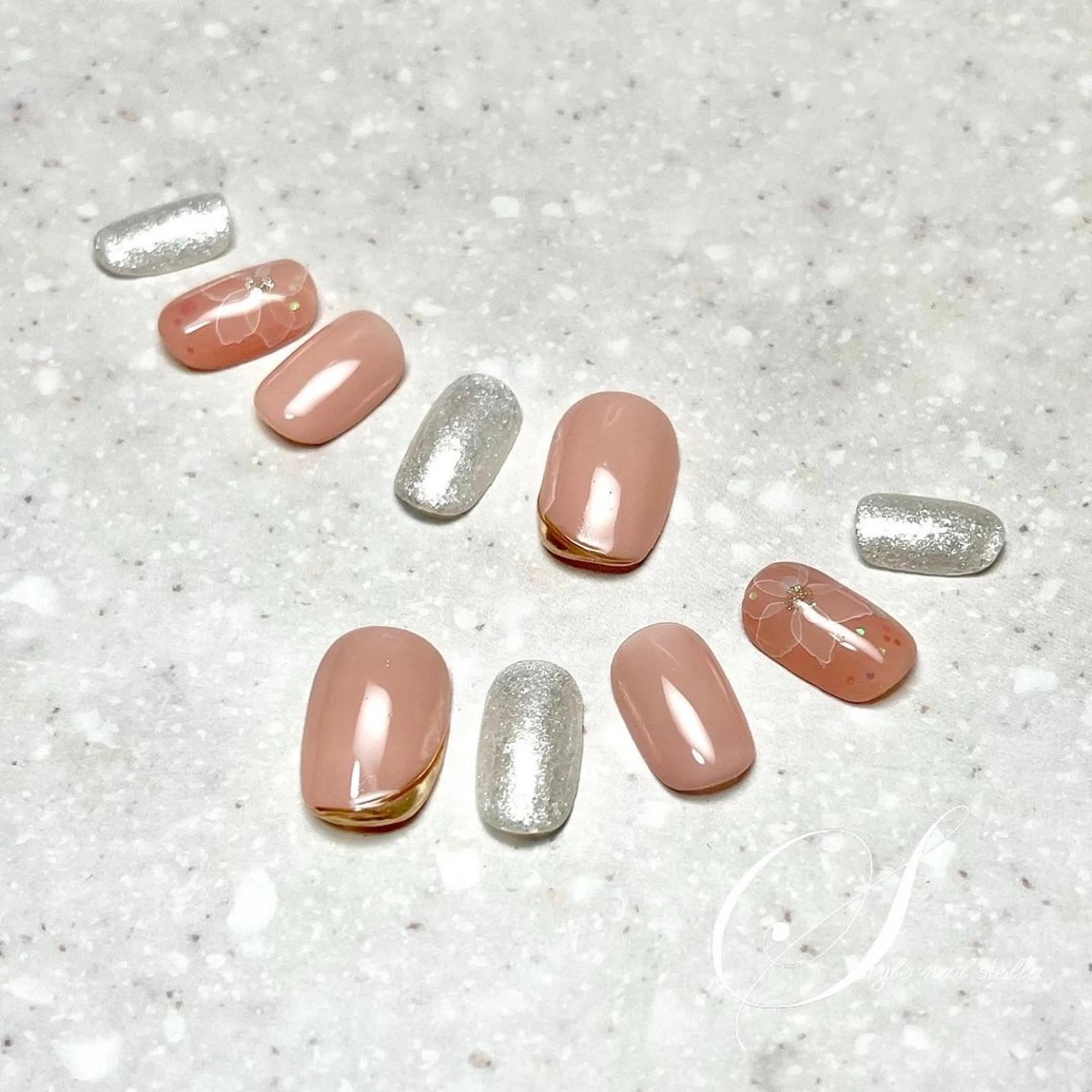 ネイル アートネイル フラワーネイル ミラーネイル ネイルチップ ブライダルネイル ステラ marikominoのネイルデザイン