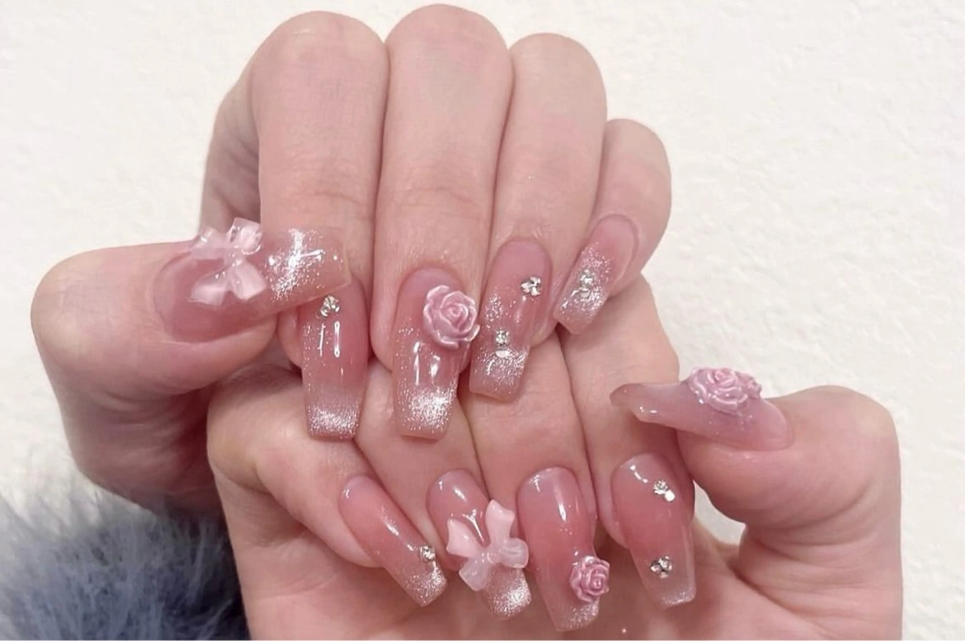 ネイル キラキラネイル 春ネイル か な🧚♀️のネイルデザイン